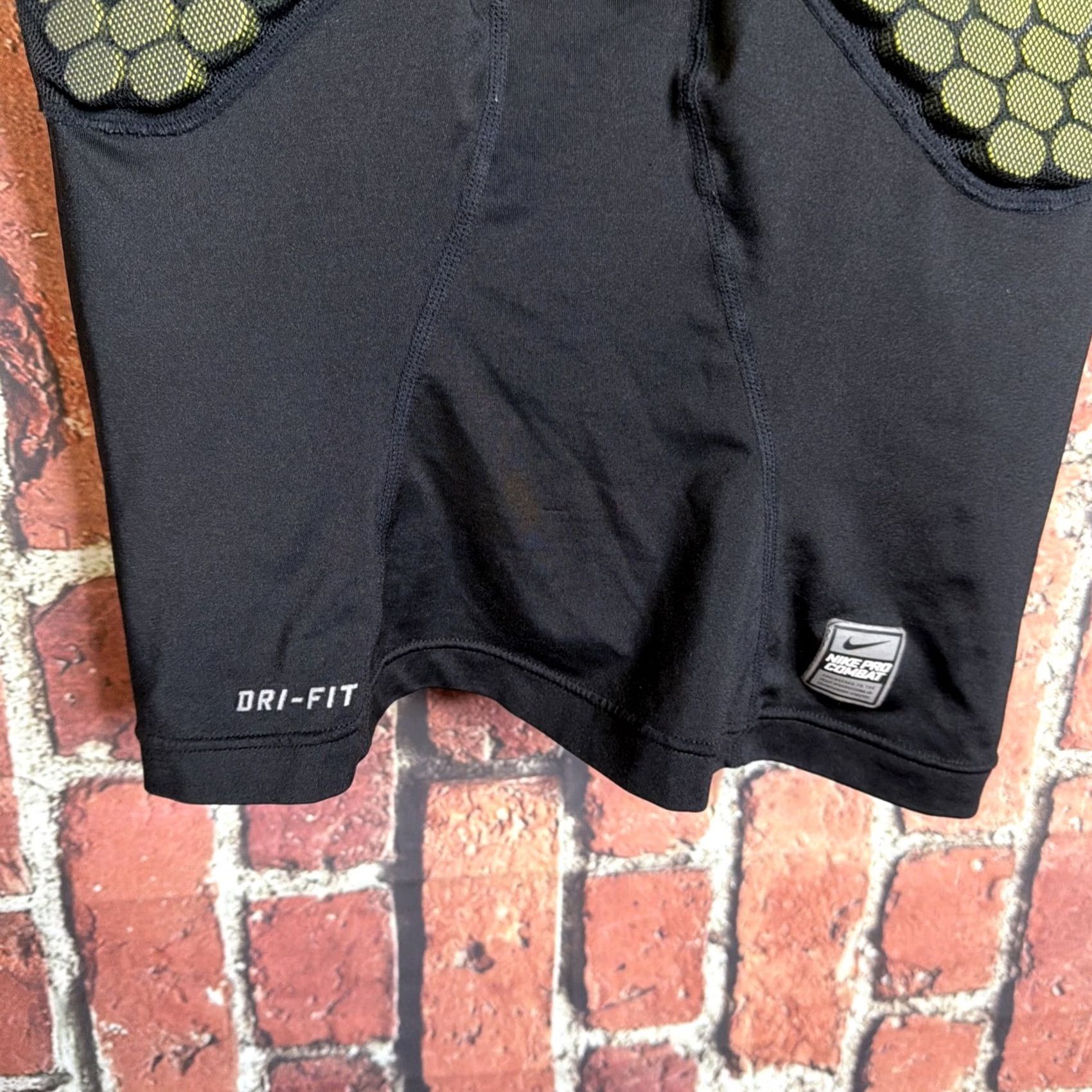 Nike Nike Pro Combat Shirt Men L Black Camo Padded Compression Sportswear Logo Shirt Size US L / EU 52-54 / 3 - 2 Thumbnail