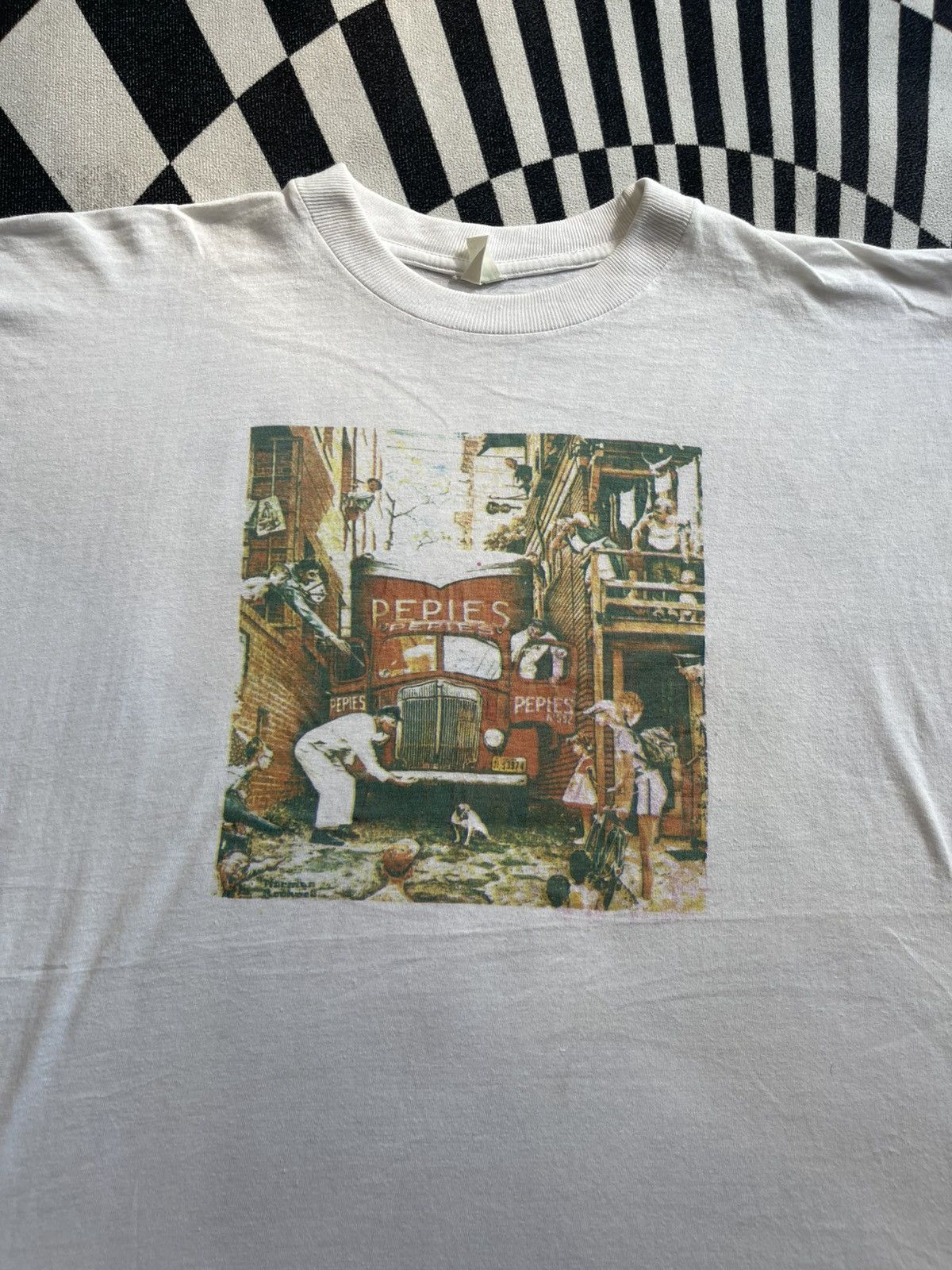 Arts & Science Vintage 90s Norman Rockwell "Roadblock / PEPIES Truck" Tee Size US XL / EU 56 / 4 - 2 Thumbnail