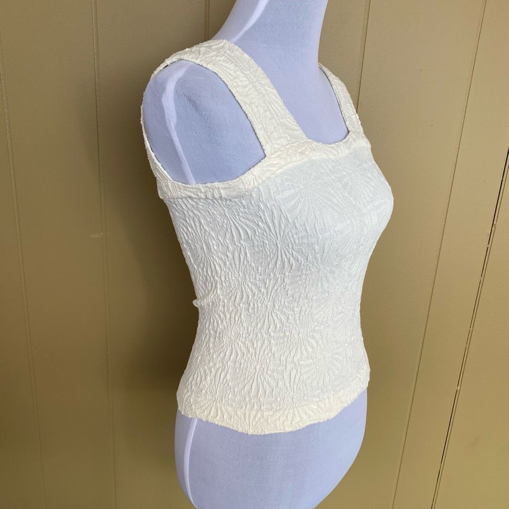 Other Women XS floral textured wide strap tank top cream color Size XS / US 0-2 / IT 36-38 - 2 Thumbnail