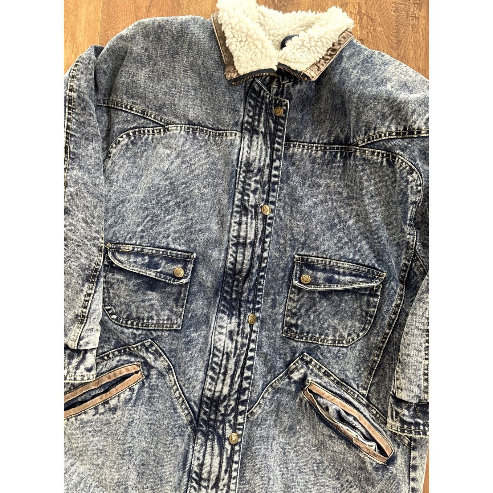 Denime VINTAGE 80s Acid Wash Long Denim Jean Sherpa Jacket Womens Medium Andy Johns Vtg Denim Sherpa Lined 30" Long 20" Pit to Pit Womens Size 32" / US 10 / IT 46 - 2 Thumbnail
