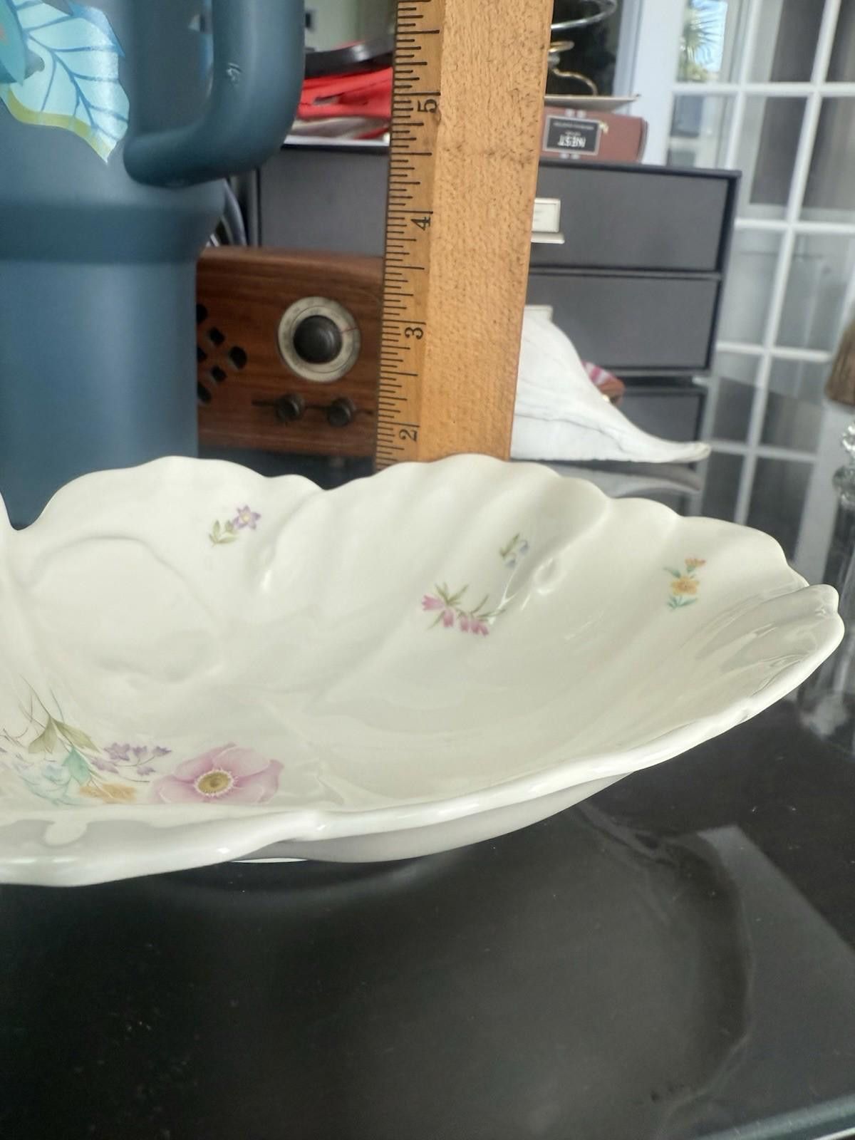 Designer Leaf Shaped Bone China Dish by Mikasa in in Gentle Breeze Size ONE SIZE - 4 Thumbnail