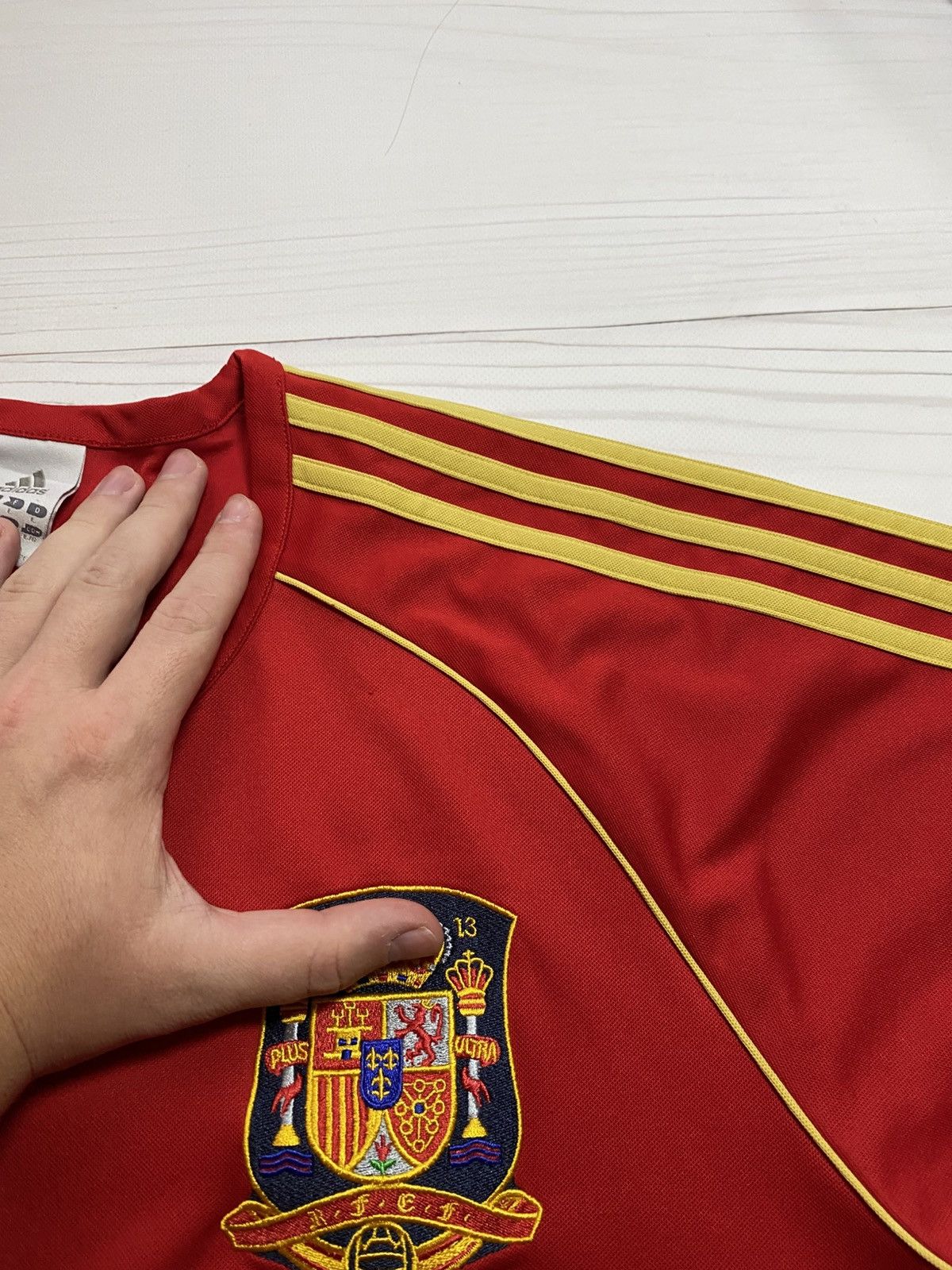 Adidas Vintage Adidas Spain 2007 home soccer football y2k jersey Size US L / EU 52-54 / 3 - 7 Thumbnail