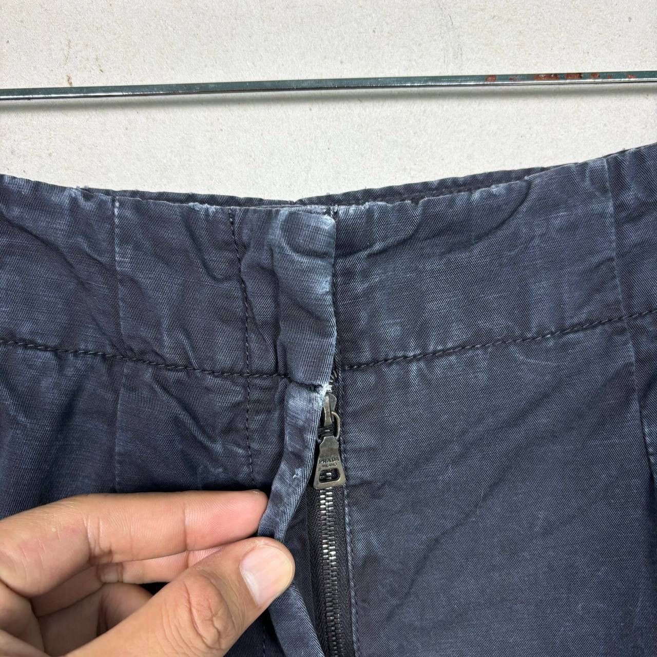 Prada Prada Fit Black Sun Faded Cargo Shorts Size 25" / US 0 / IT 36 - 10 Thumbnail