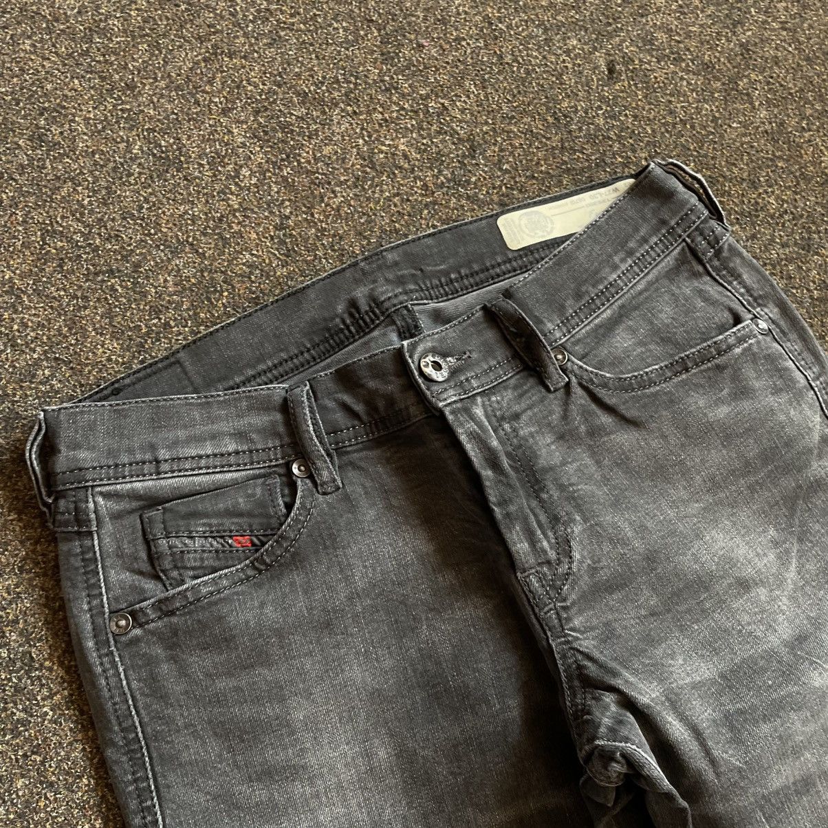 Vintage Vintage Diesel Faded Distressed Slim Jeans Grunge Y2K 27 Size 27" / US 4 / IT 40 - 5 Thumbnail
