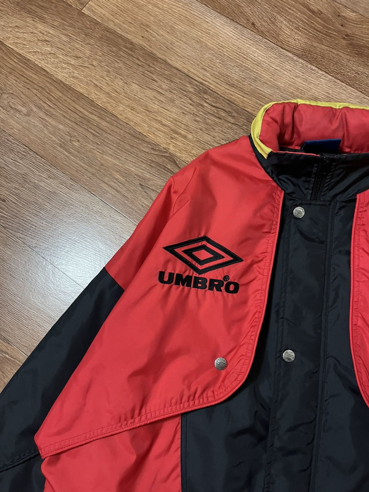 Umbro Vintage Umbro Manchester United Soccer Cost Training Jacket Size US L / EU 52-54 / 3 - 4 Thumbnail