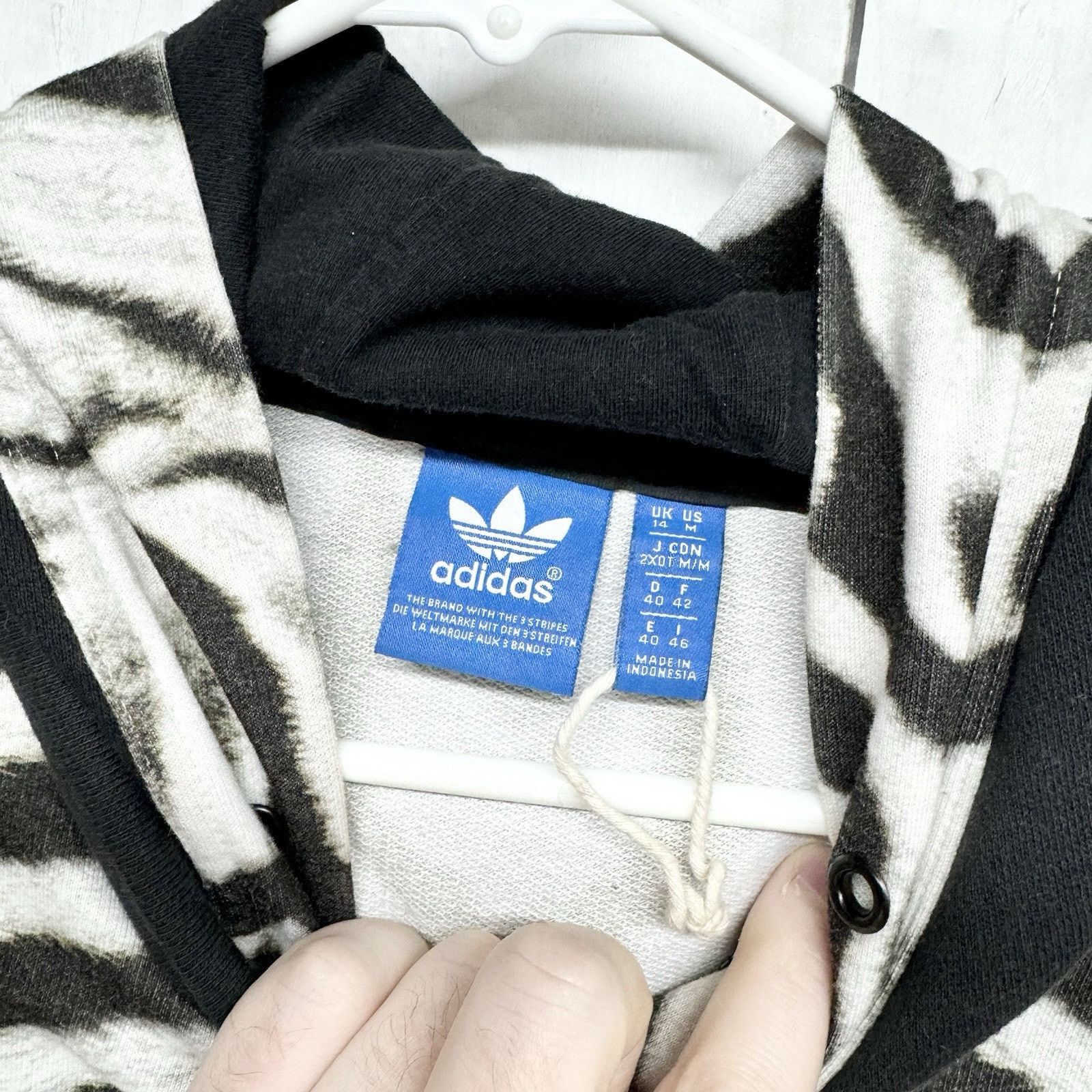 Adidas adidas Hoodie Size M Long Sleeve Cotton Zebra Double Pocket Size US M / EU 48-50 / 2 - 2 Thumbnail