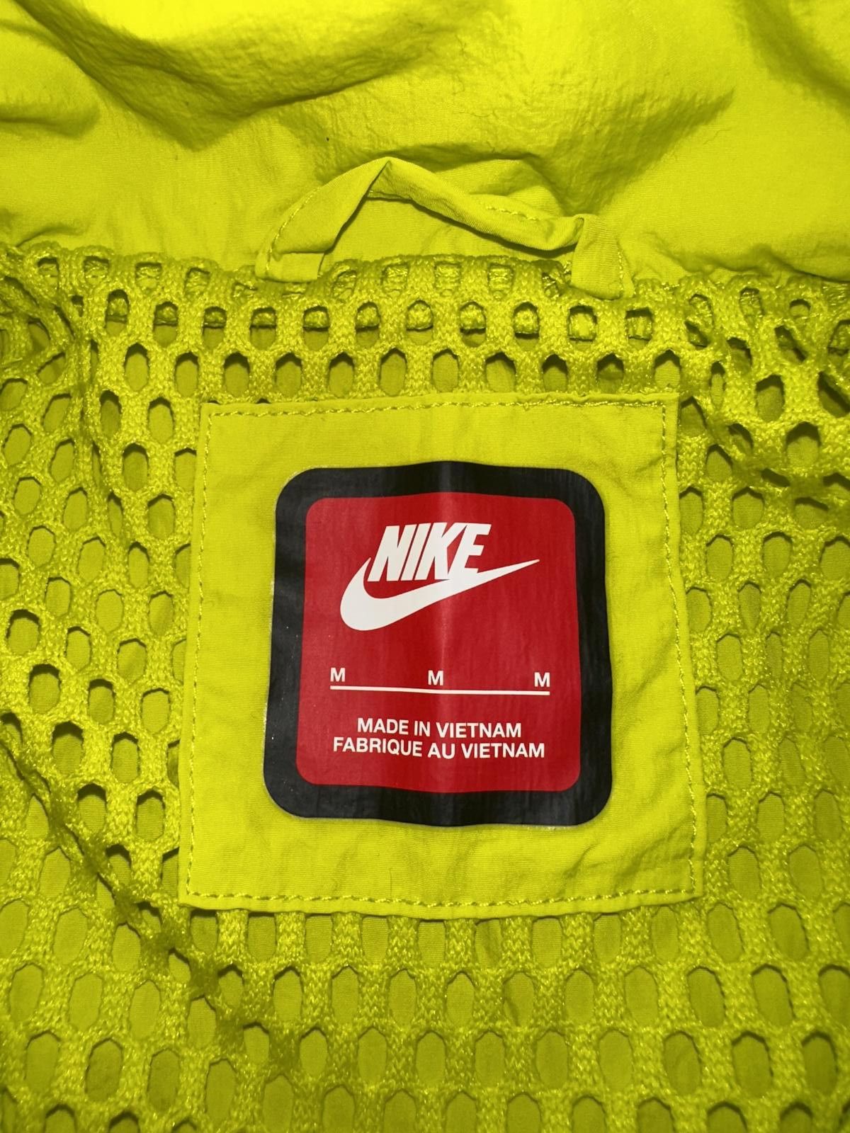 Nike Nike Men’s Tech Bright Cactus Green Jacket Sample Size US M / EU 48-50 / 2 - 6 Thumbnail