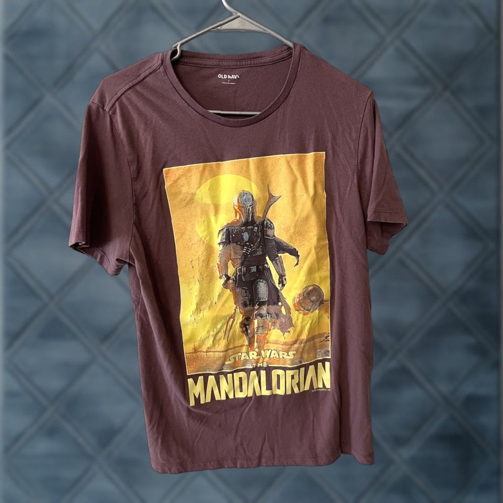 Old Navy OLD NAVY Star Wars The Mandalorian Unisex T-shirt Men Size Large Maroon Size US L / EU 52-54 / 3 - 1 Thumbnail