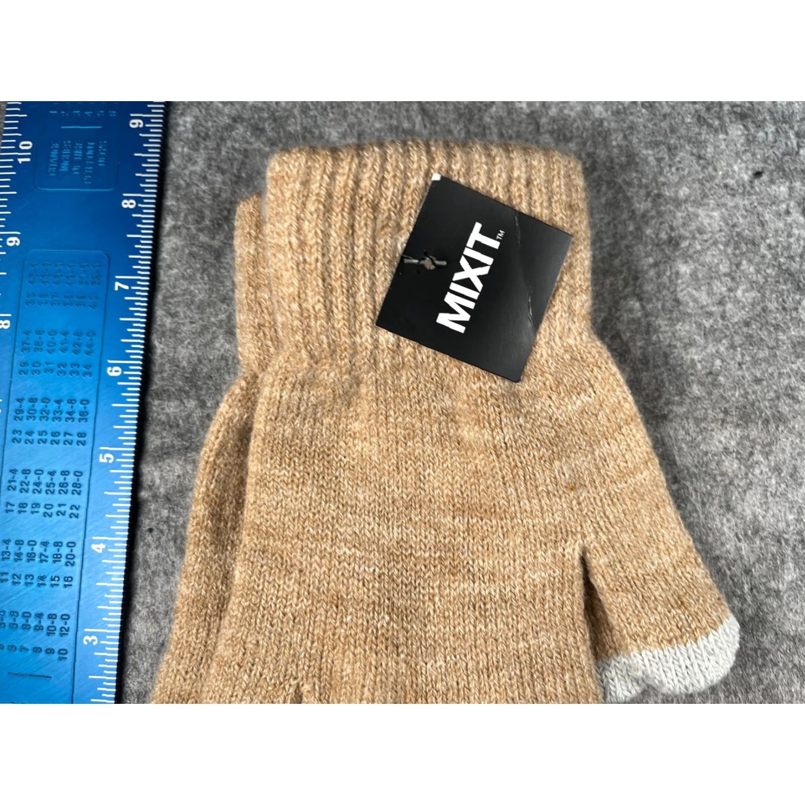 Vintage Mixit Gloves Womens One Size Beige Acrylic Blend Knit Stretch Snow Ski NEW Size ONE SIZE - 3 Thumbnail
