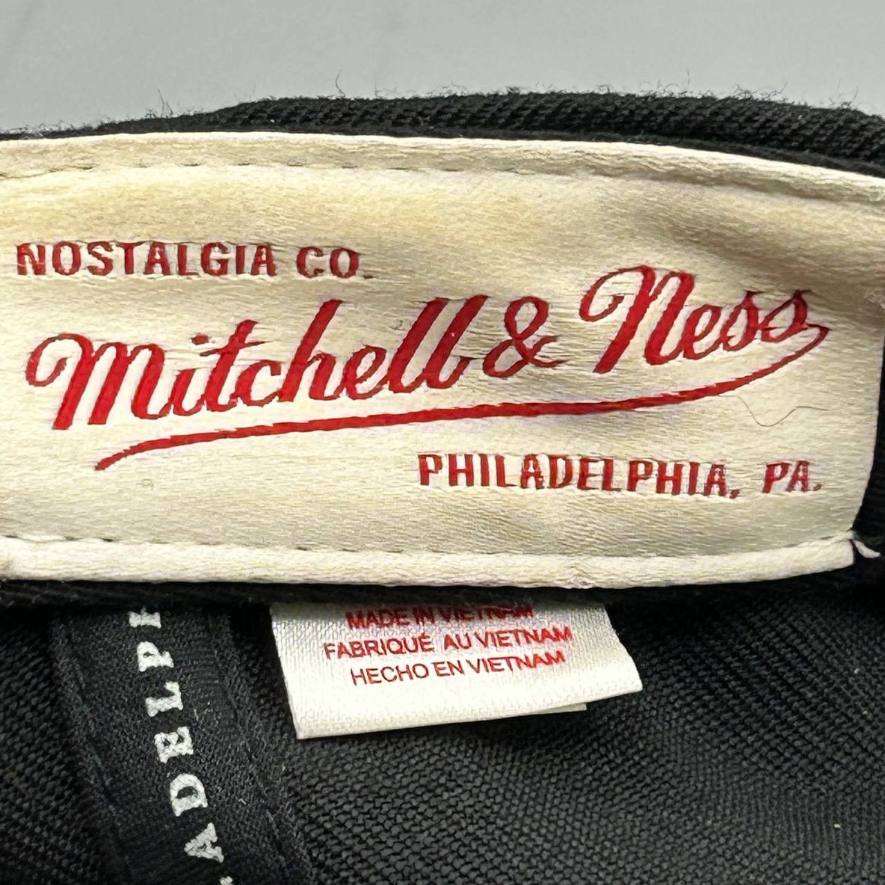 Mitchell & Ness Atlanta Hawks Hat Men Black Red Star NBA Snap Back Cap Size ONE SIZE - 6 Thumbnail