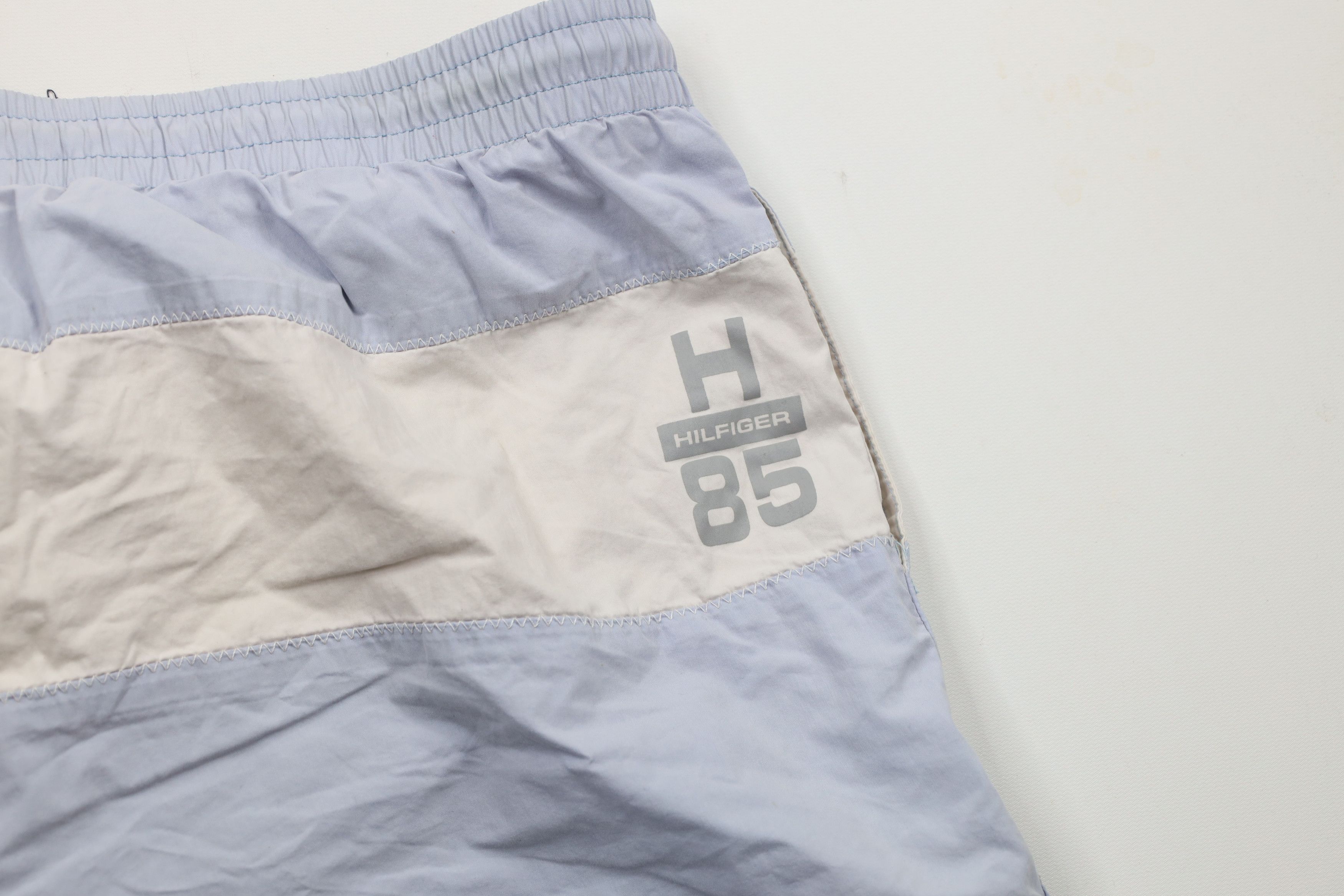 Tommy Hilfiger × Vintage Vintage Tommy Hilfiger Spell Out Lined Shorts Swim Trunks Size US 38 / EU 54 - 11 Thumbnail