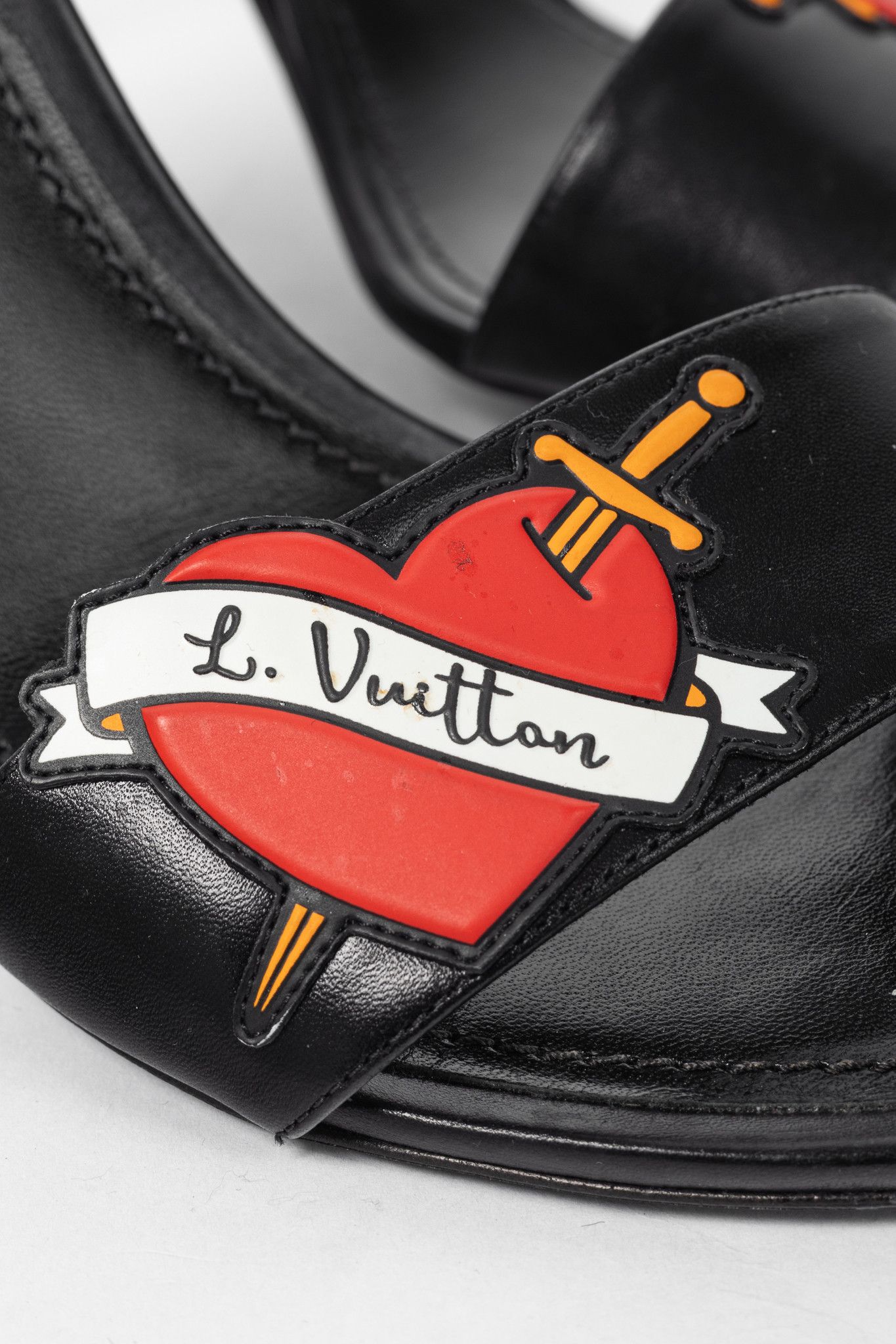 Louis Vuitton Louis Vuitton Black Leather LV Patch Sandals Size US 8.5 / IT 38.5 - 6 Thumbnail