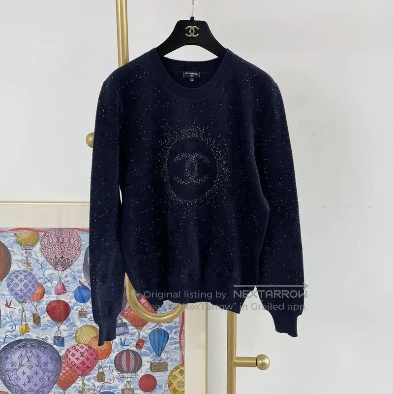 Chanel Chanel Long Sleeve Logo Sweatshirt for Women . Size M / US 6-8 / IT 42-44 - 1 Thumbnail