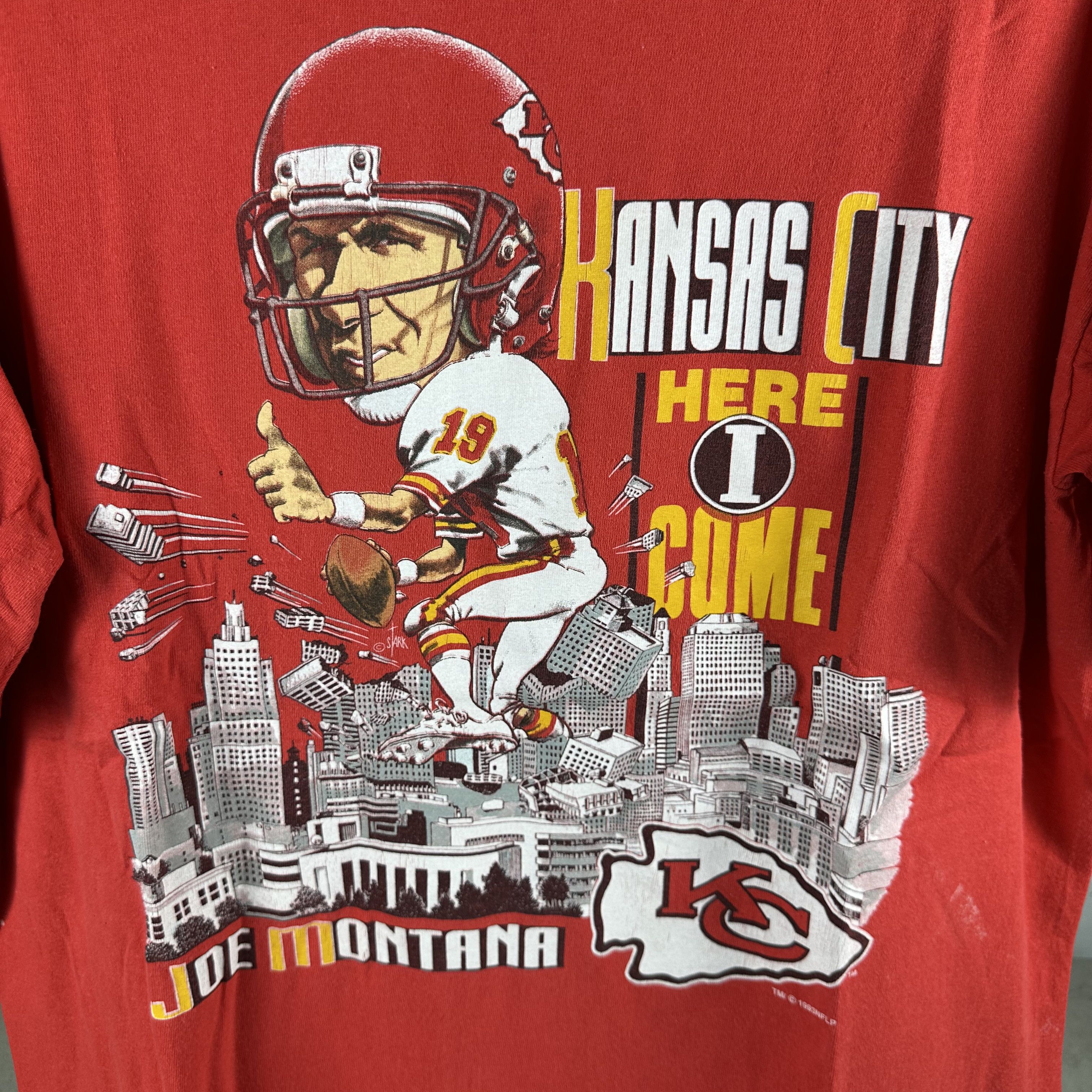 Vintage 1993 Joe Montana Kansas City Chiefs NFL Caricature T-shirt Size US XL / EU 56 / 4 - 2 Thumbnail