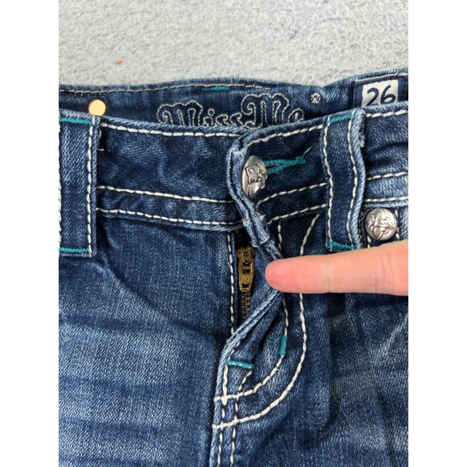 Miss Me Miss Me Shorts Women Denim Blue 26x12 Low Rise 5-Pocket Studded Embroidered Lace Button Cotton Blend Casual Party/Cocktail Vintage No 90s? No. Size 26" / US 2 / IT 38 - 6 Thumbnail
