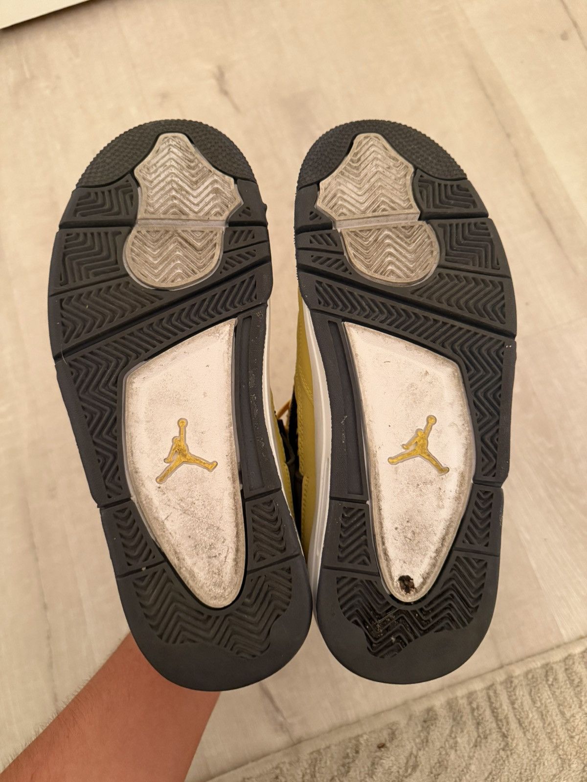 Jordan Brand Jordan 7y but will fit women size 8 Size US 7 / IT 37 - 6 Thumbnail
