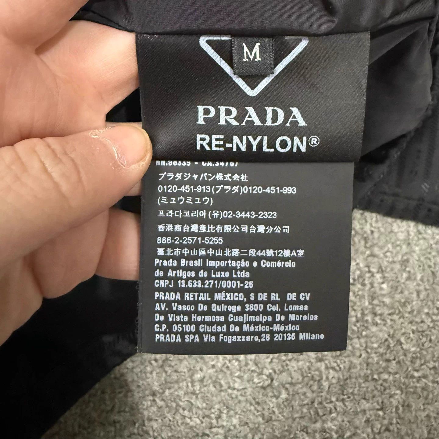 Prada Prada black all-over dragon print jacket M Size US M / EU 48-50 / 2 - 4 Thumbnail