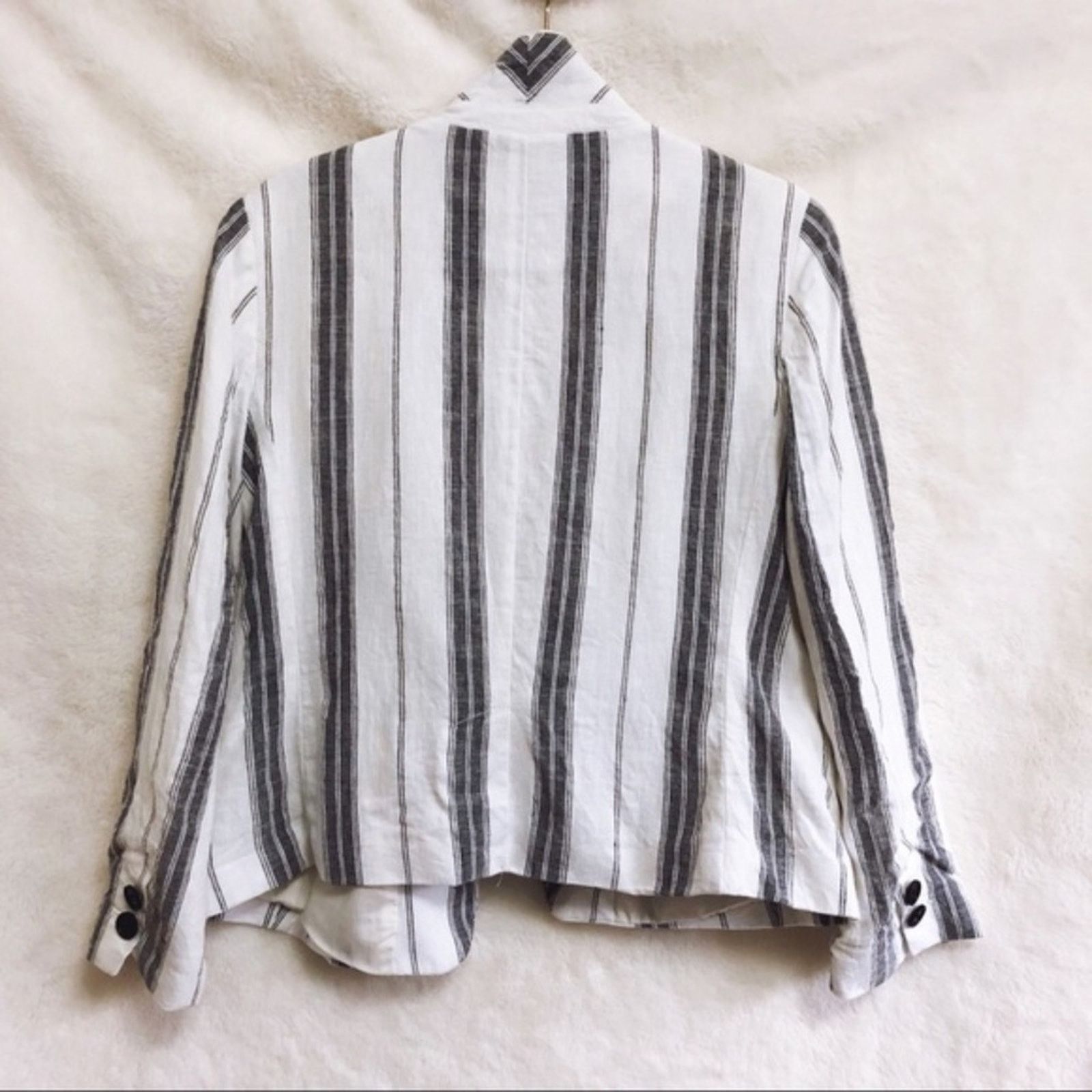 Loft LOFT Grey & White Striped Button Blazer Size S / US 4 / IT 40 - 2 Thumbnail