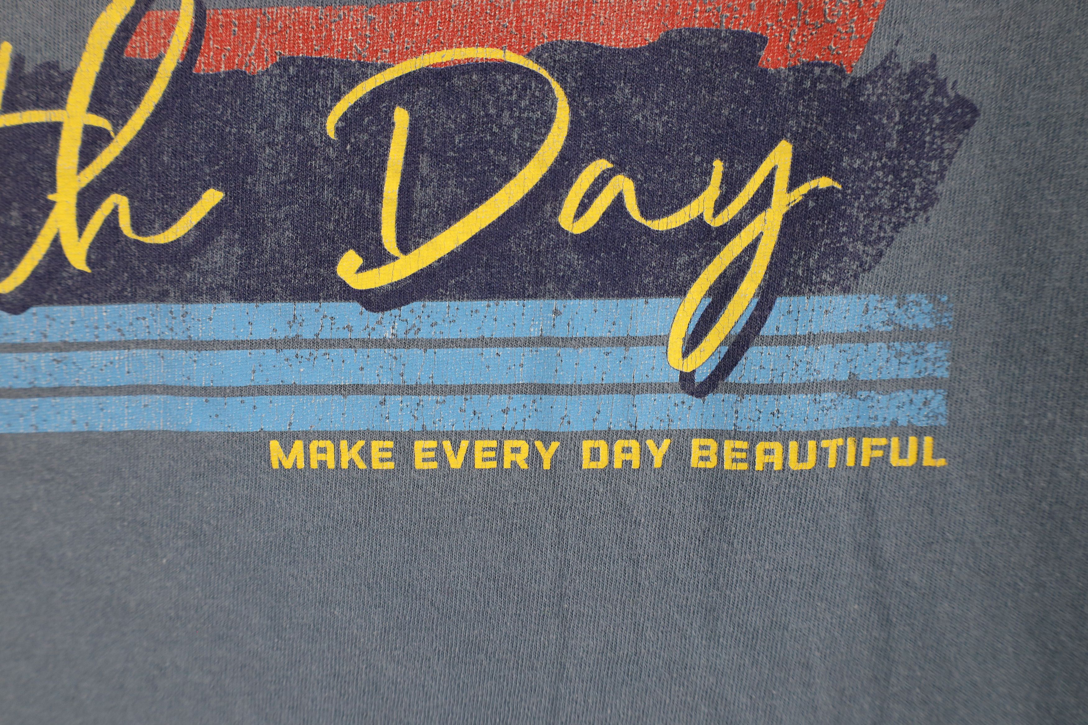 Vintage Vintage Streetwear Spell Out Sunset Earth Day Nature T-Shirt Size US L / EU 52-54 / 3 - 7 Thumbnail