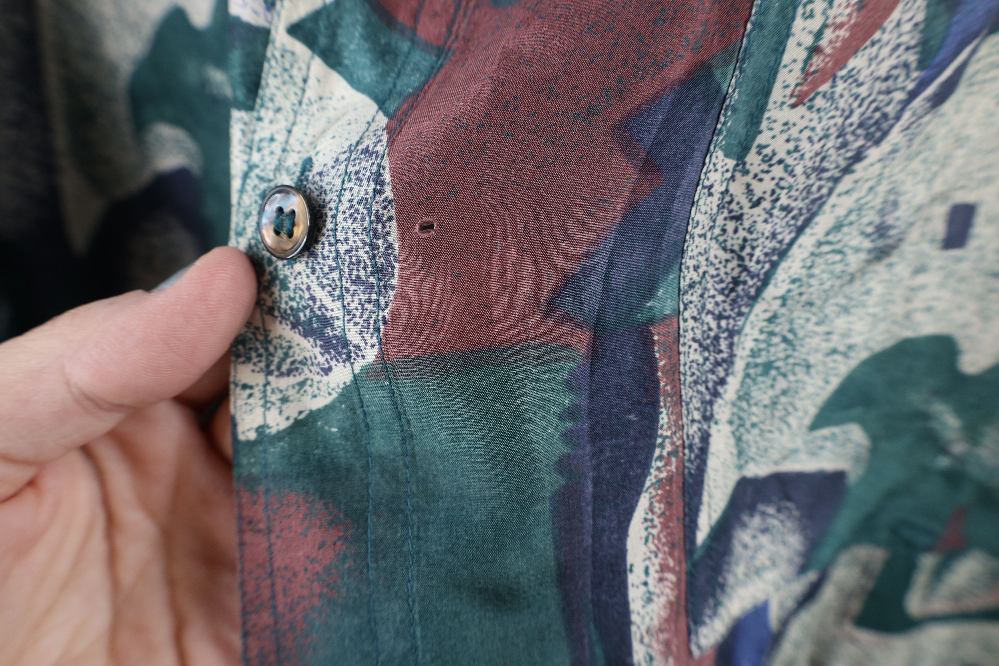 Vintage Vintage 90s Streetwear Baggy Fit Short Sleeve Button Shirt Size US L / EU 52-54 / 3 - 4 Thumbnail