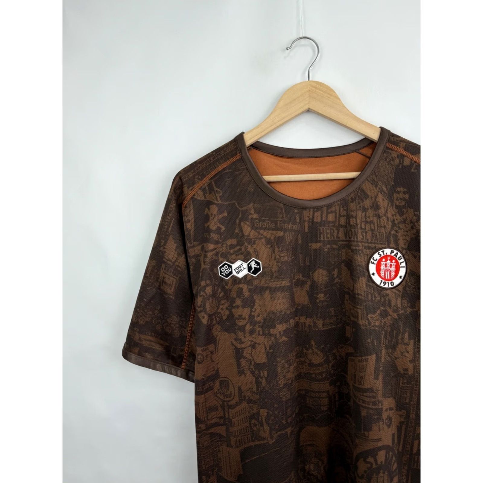 Vintage Do You Football Jersey Shirt Mens XXL Brown Y2K St. Pauli 2010/11 Two-Sided Two-Sided Jersey Size US XXL / EU 58 / 5 - 4 Thumbnail