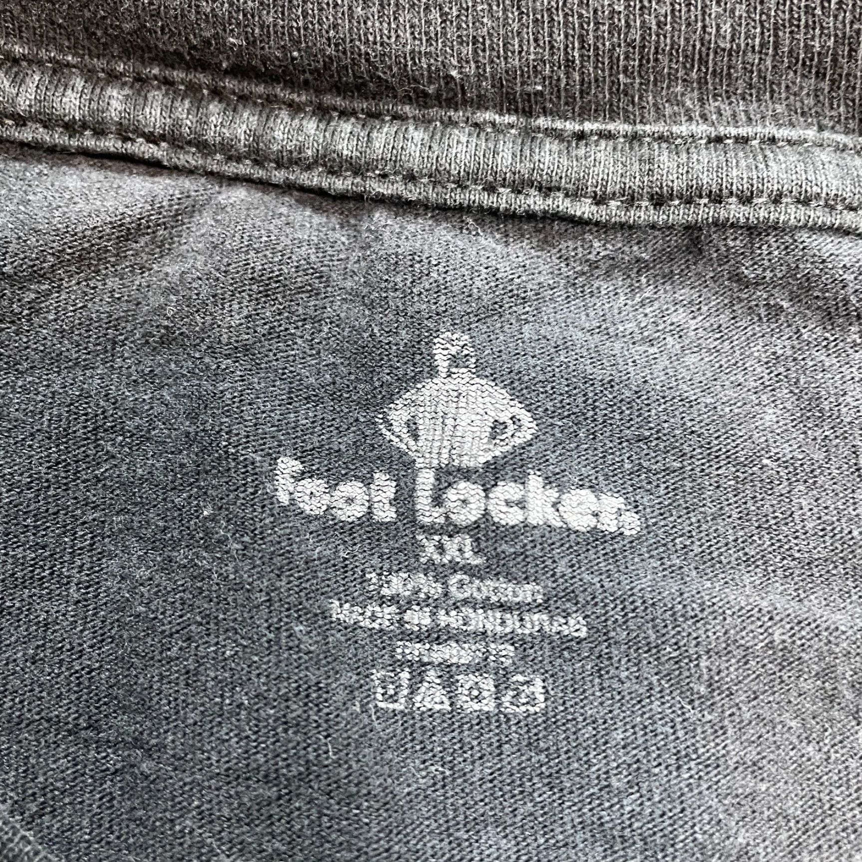 Vintage Foot Locker T Shirt Men 2XL Black Short Sleeve Crew Neck Cotton Basic Adult Shirt Size US XXL / EU 58 / 5 - 4 Thumbnail