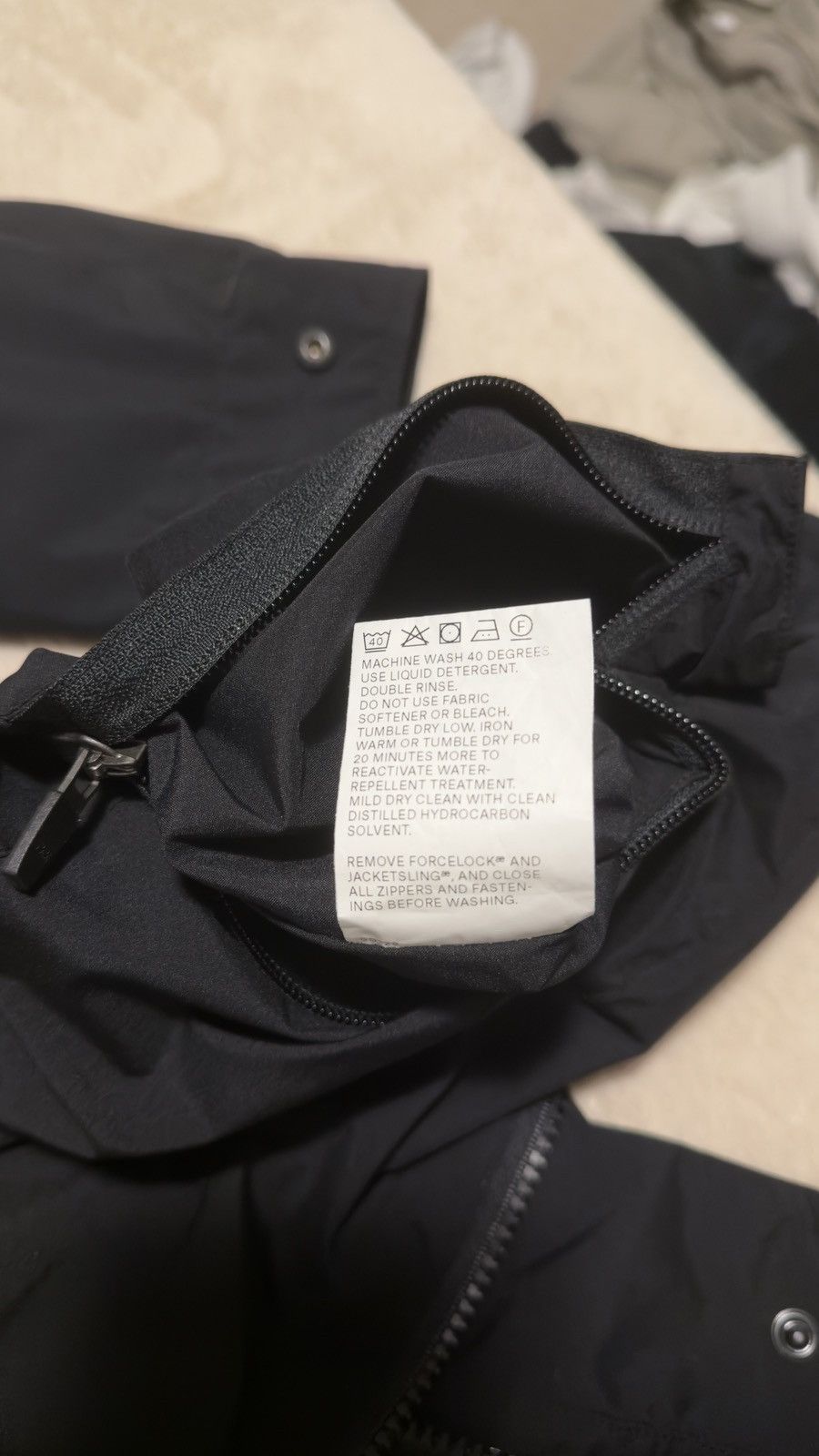 Acronym Acronym j29-WS black Size US S / EU 44-46 / 1 - 5 Thumbnail