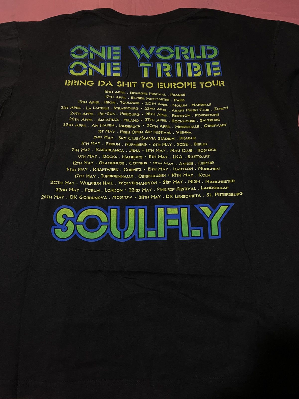 Band Tees × Vintage Soulfly Vintage 90s Max Cavalera One World One Tribe T Shirt Size US L / EU 52-54 / 3 - 4 Thumbnail