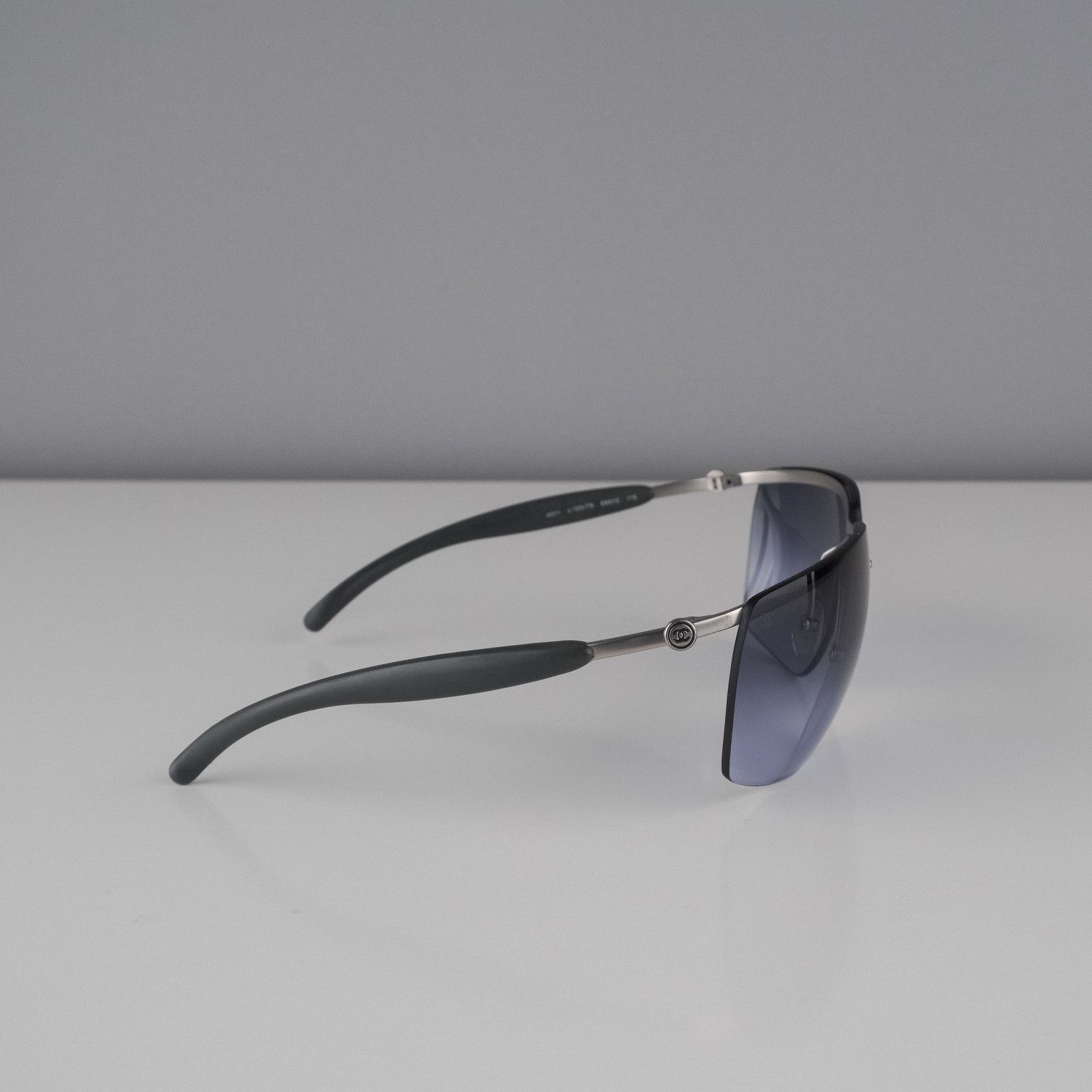 Chanel Vintage rare chanel CC silver logo rimless sunglasses Size ONE SIZE - 3 Thumbnail