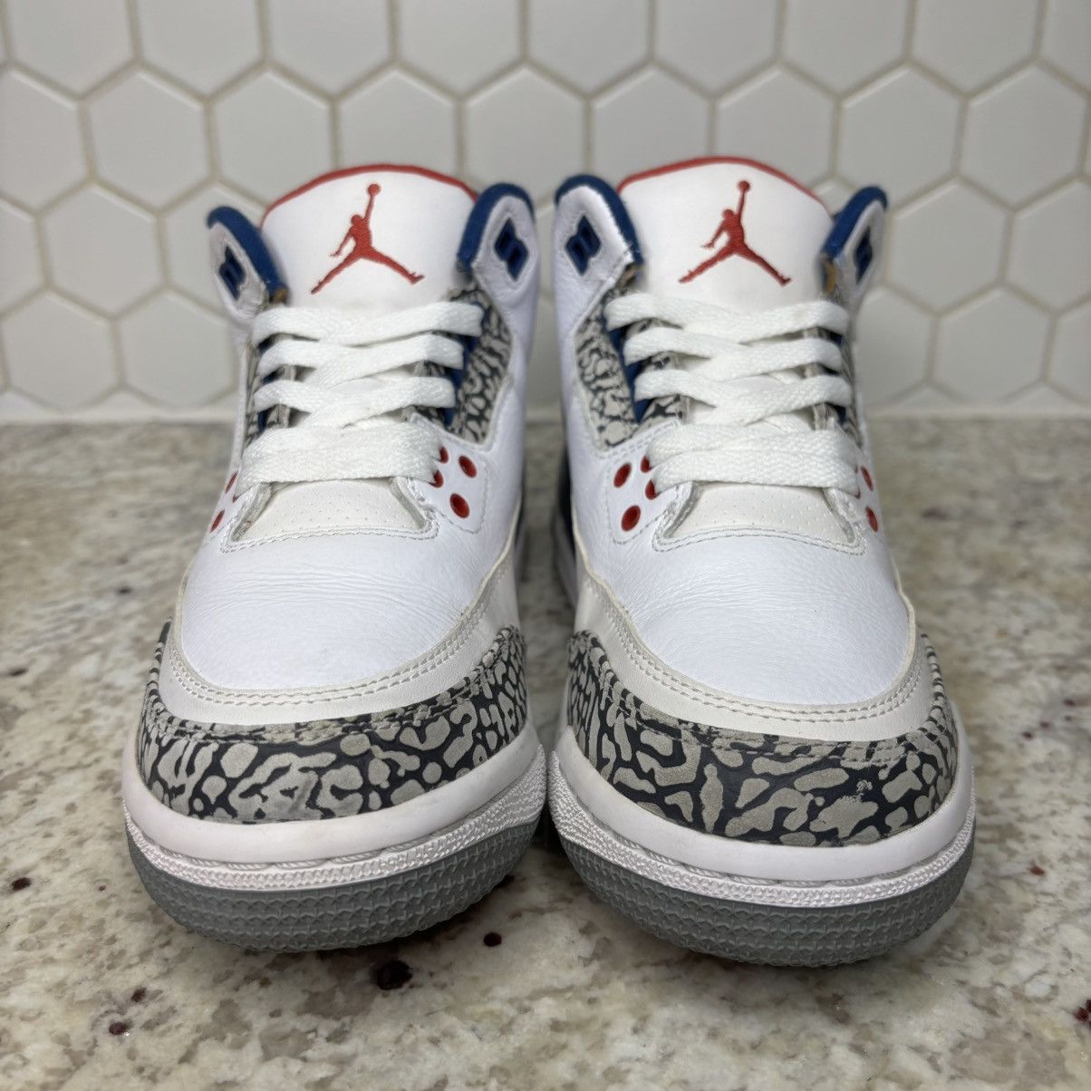 Jordan Brand Size 5.5 - Jordan 3 OG True Blue 2016 lighlty worn no box Size US 5.5 / EU 38 - 4 Thumbnail