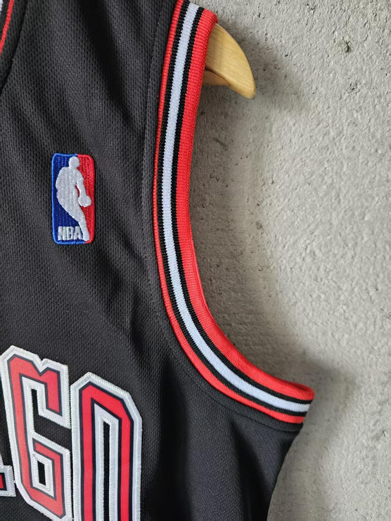 NBA Bulls 1 Derrick Rose Jersey Black L Size US L / EU 52-54 / 3 - 4 Thumbnail