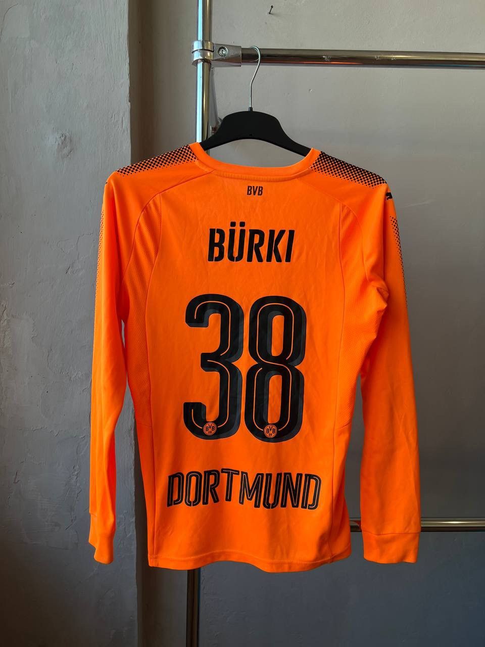 Puma 2017/18 BORUSSIA DORTMUND #38 BURKI GK SOCCER JERSEY/SHORTS Size US S / EU 44-46 / 1 - 10 Thumbnail