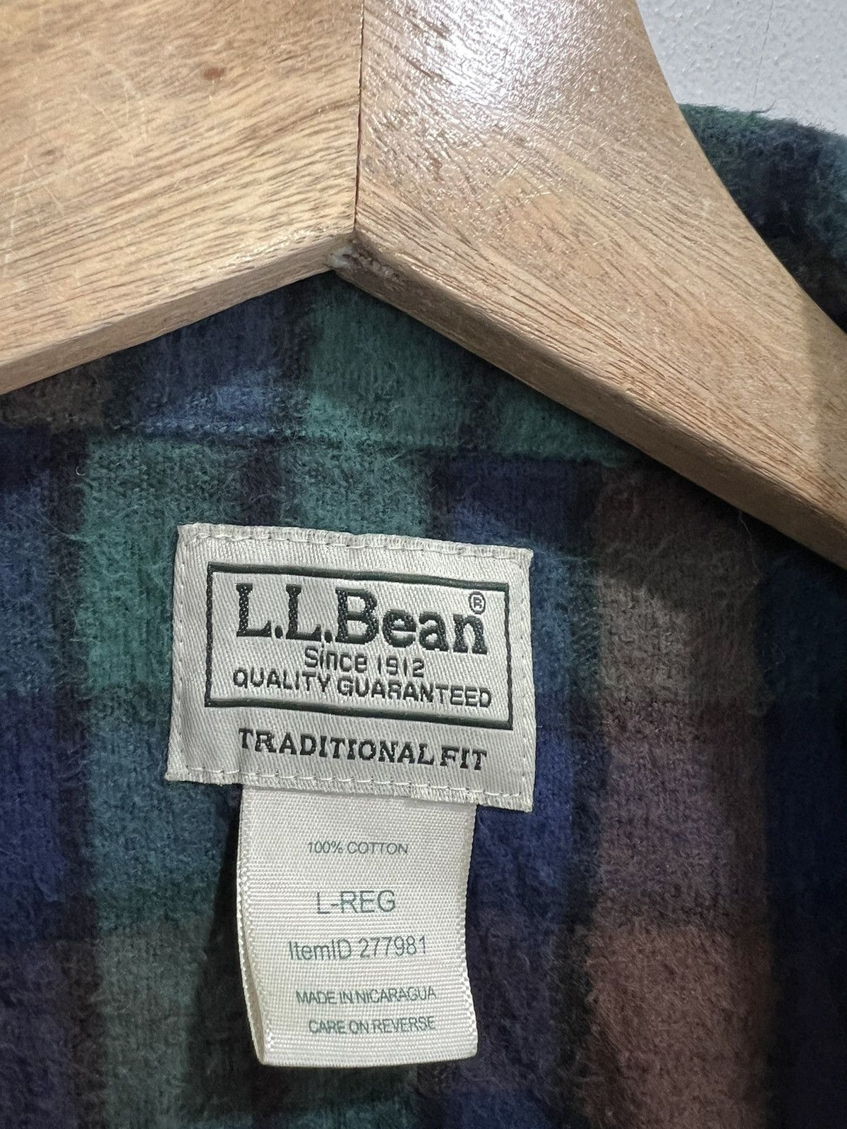 Vintage Vintage LL Bean Plaid Flannel Button Up Shirt green Size US L / EU 52-54 / 3 - 5 Thumbnail