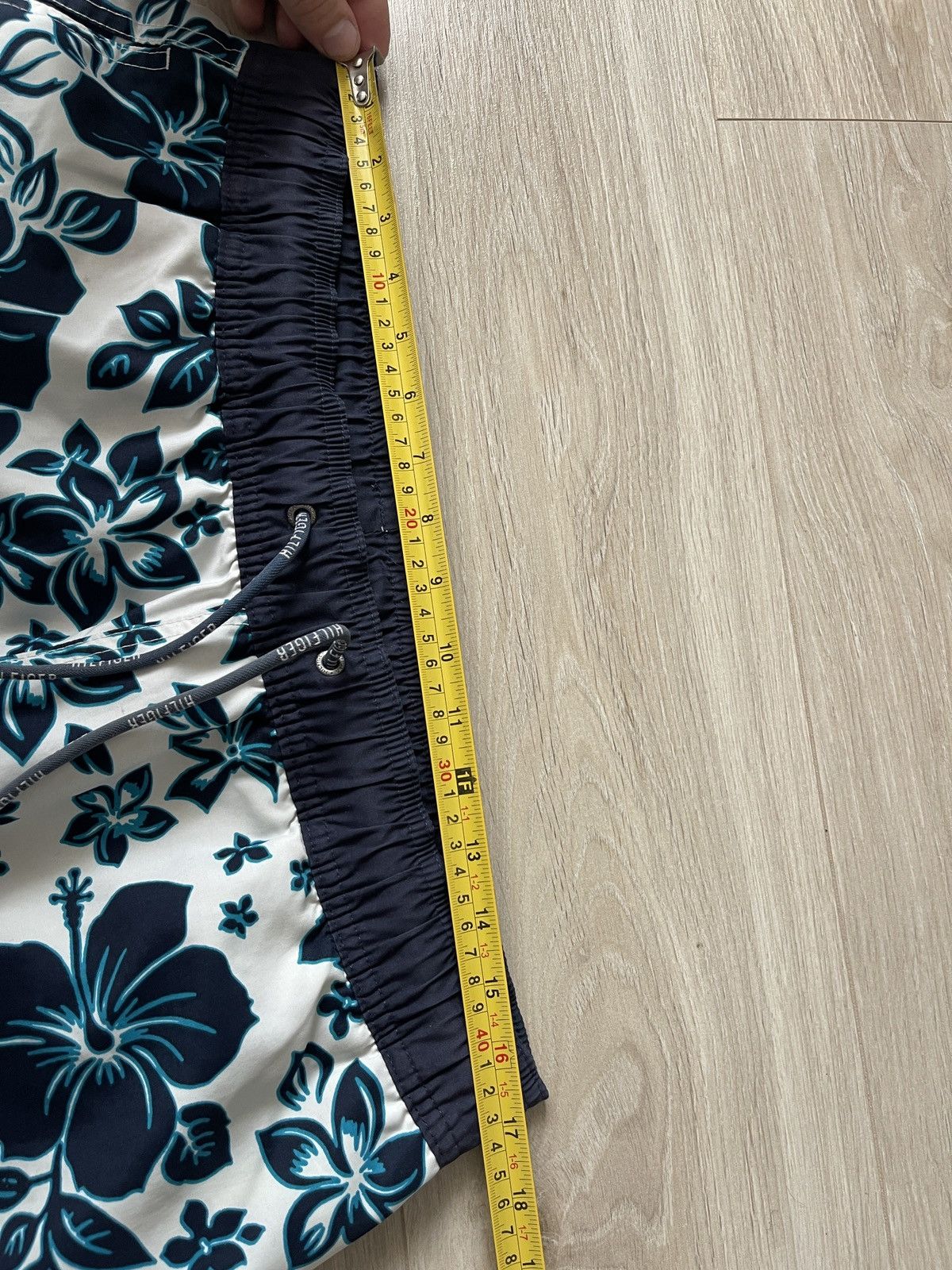 Tommy Hilfiger Tommy Hilfiger Floral Swim Trunks - Tropical Hibiscus Print Size US 34 / EU 50 - 9 Thumbnail