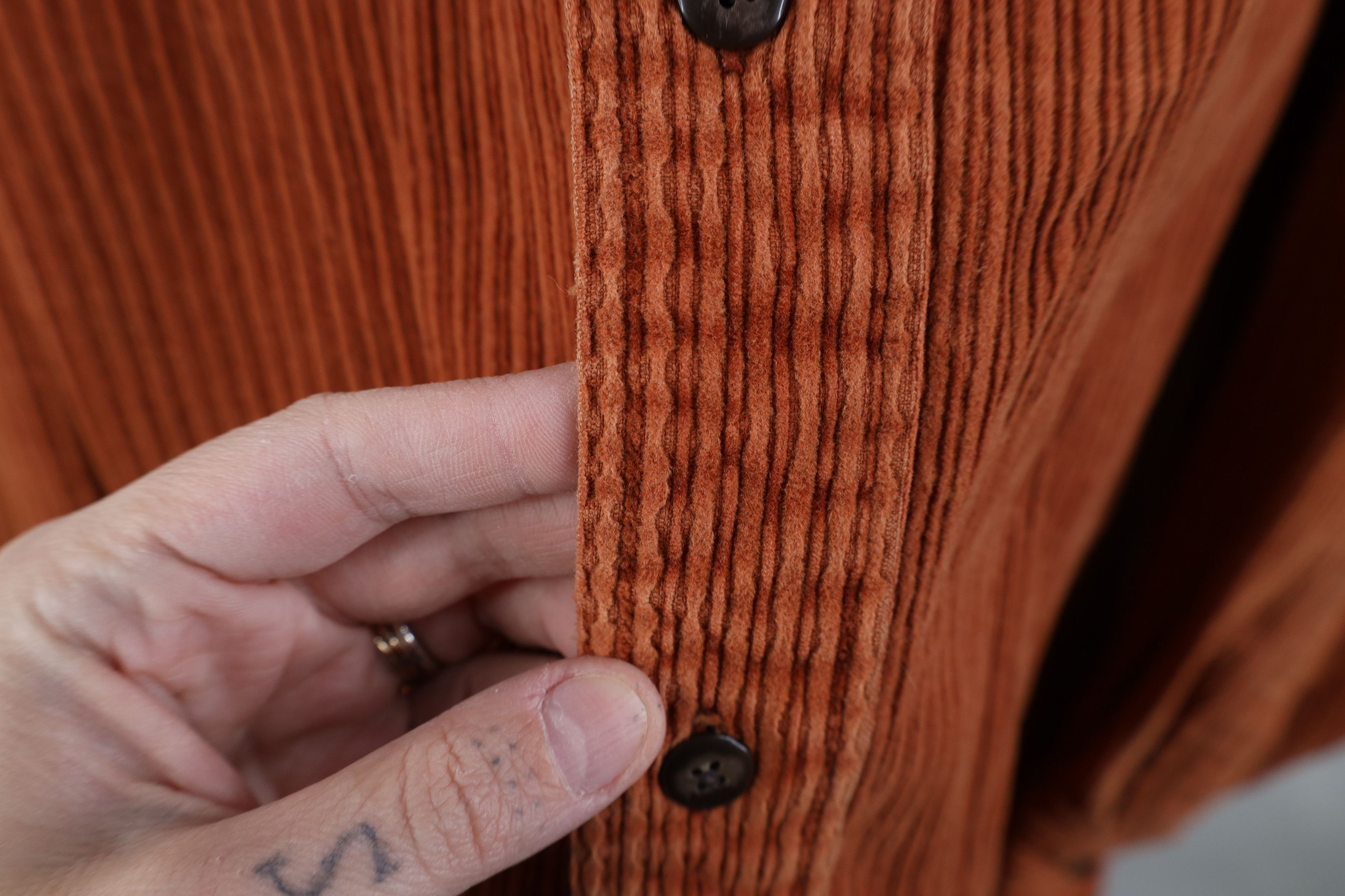 Vintage Vintage 90s Streetwear Heavyweight Corduroy Button Shirt Size US XXL / EU 58 / 5 - 7 Thumbnail