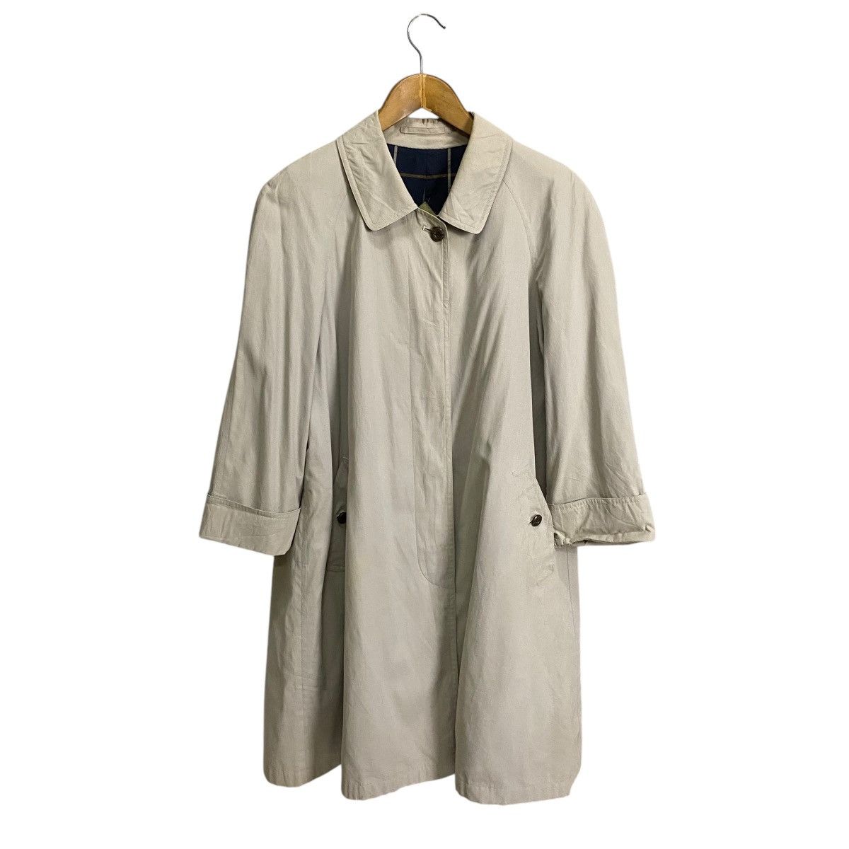 Burberry × Vintage Vintage Burberrys beige trenchcoat Size M / US 6-8 / IT 42-44 - 1 Thumbnail