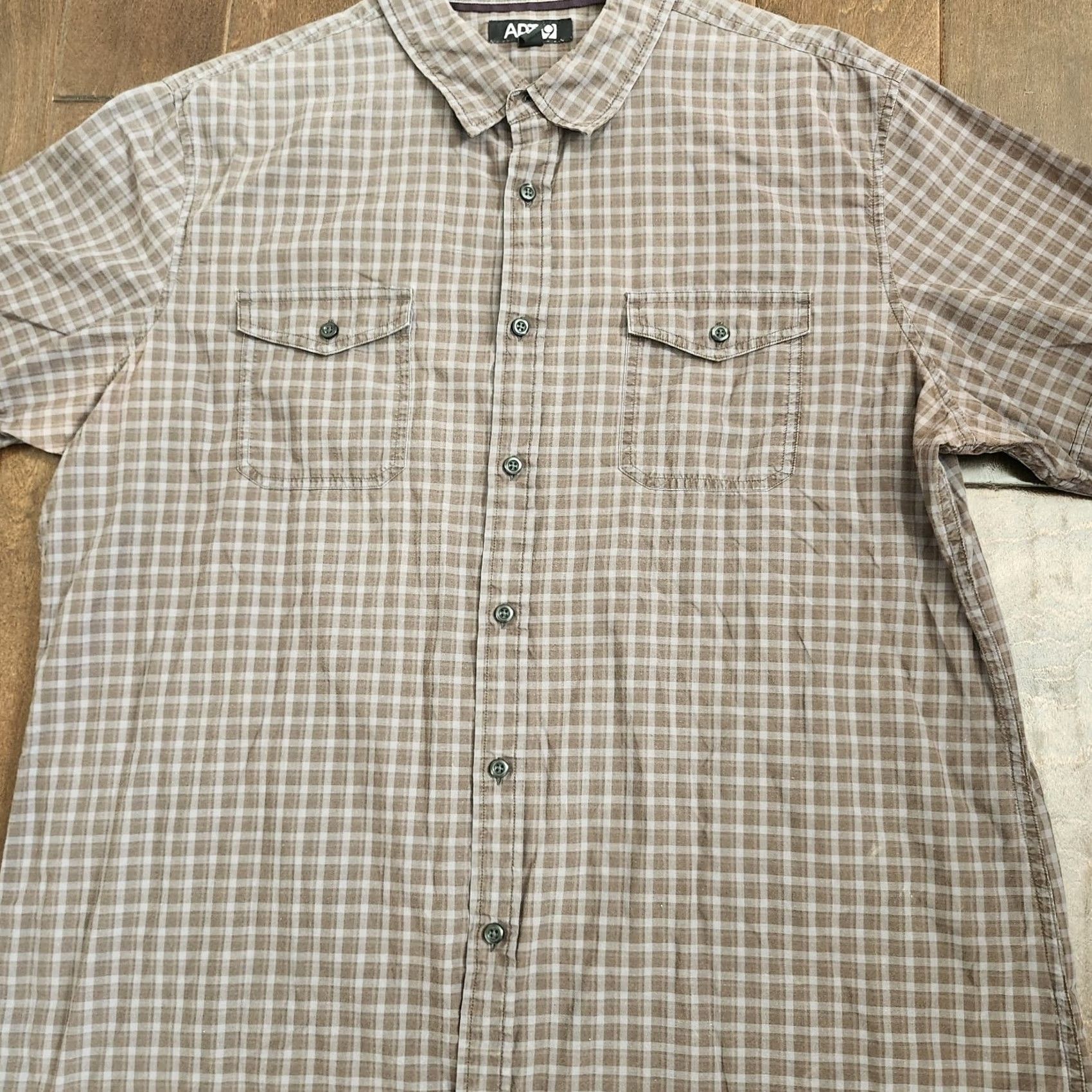 Vintage Apt 9 Men's Brown Short Sleeve Plaid Button-Up Shirt XL Regular Cotton - Casual, Travel, All Seasons Size US XL / EU 56 / 4 - 7 Thumbnail