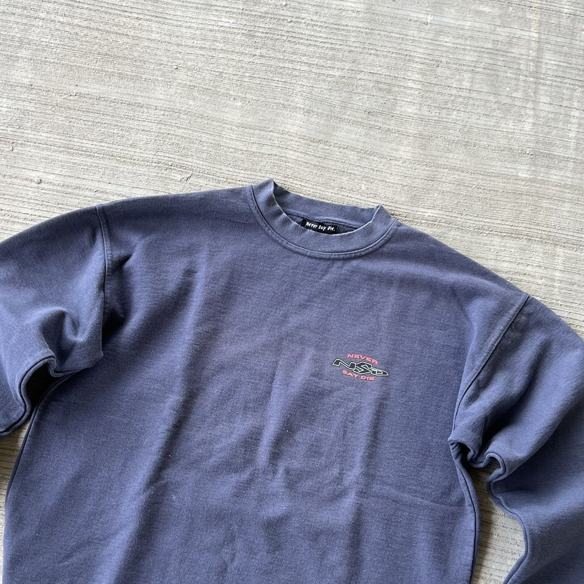 Band Tees Never Say Die Vintage Big Logo Sweater Sweatshirt Longsleeve Size US L / EU 52-54 / 3 - 3 Thumbnail