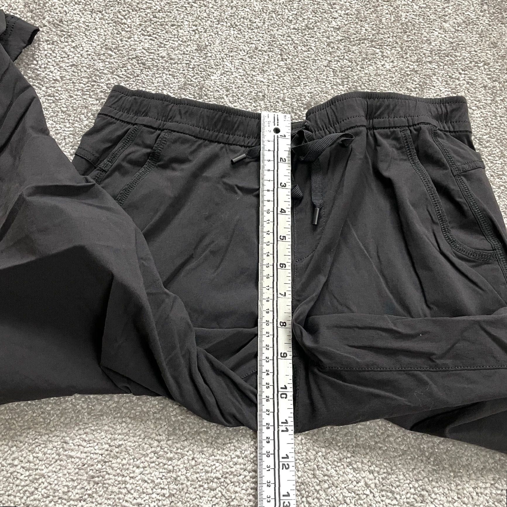Eddie Bauer Eddie Bauer Womens Cropped Pants Capri Solid Black Hiking Comfort 30x23 4 Size 27" / US 4 / IT 40 - 4 Thumbnail