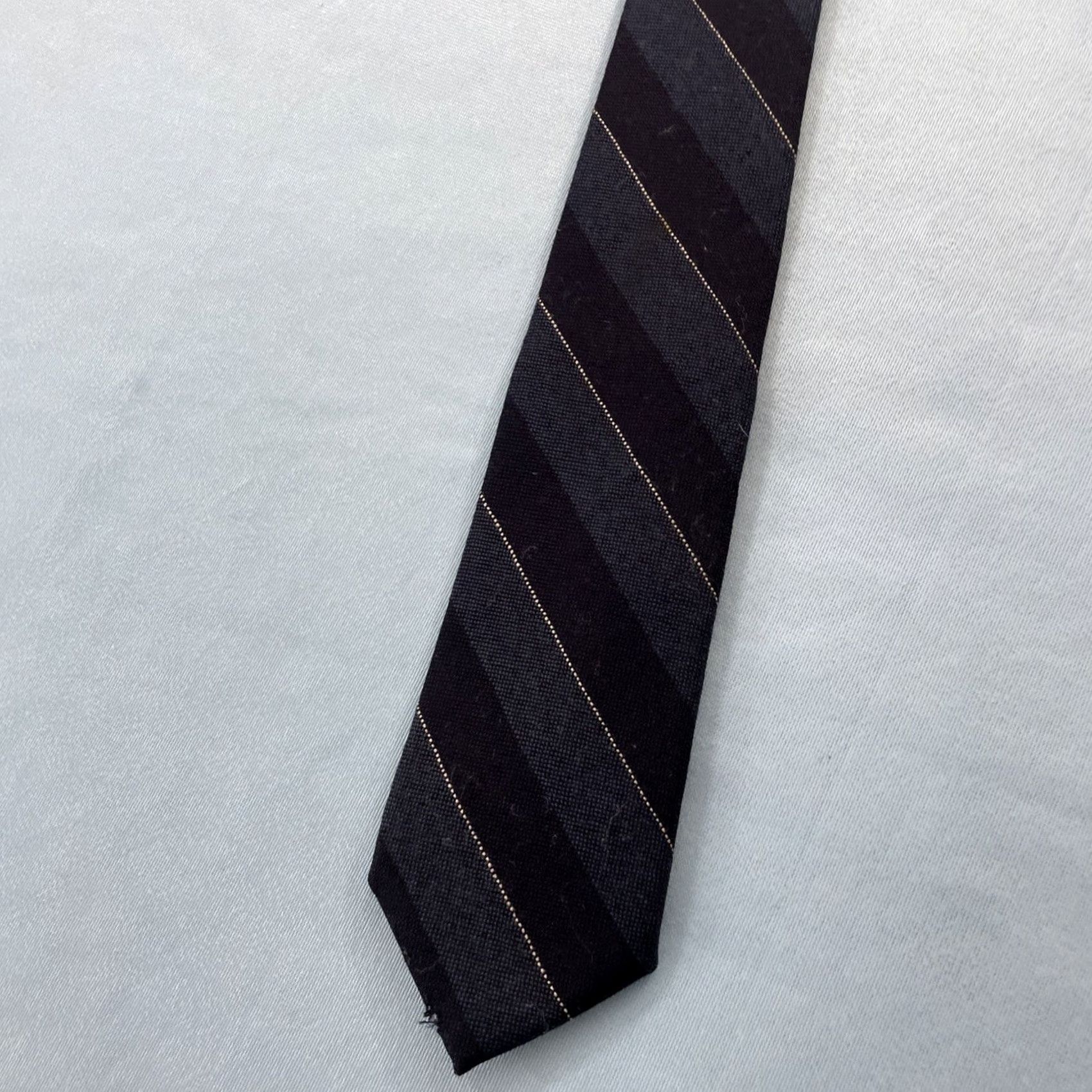 Vintage VINTAGE Christopher Hayes Wool Tie Striped Repp Necktie Dark Blue 58" 3x56 Men Jewelry & Accessories Wool Tie Triband Blue Gray Satin Ornamented Size ONE SIZE - 3 Thumbnail