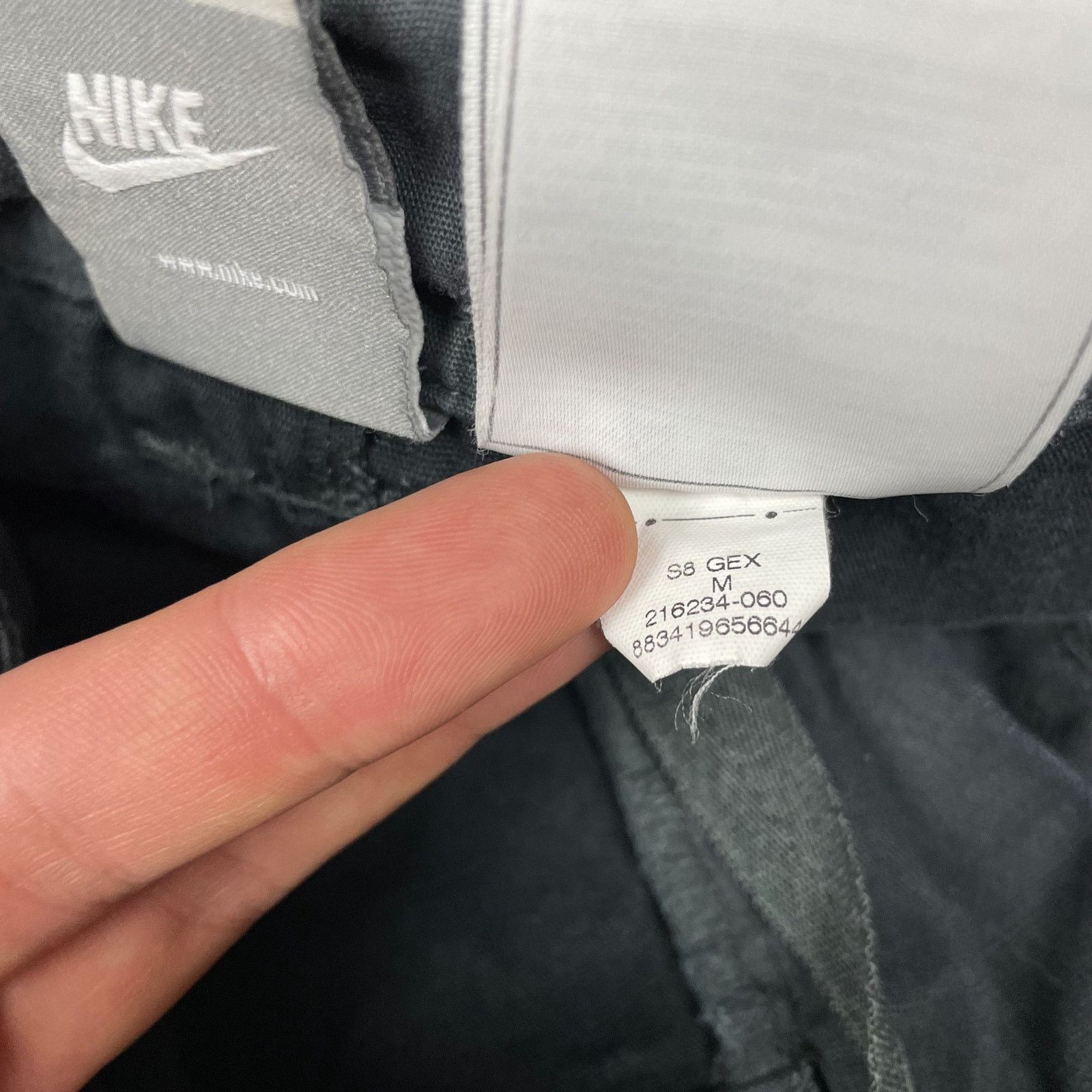 Nike × Vintage Nike Adults Black Cotton Swoosh Embroidered Cargo Shorts M Size US 30 / EU 46 - 11 Thumbnail