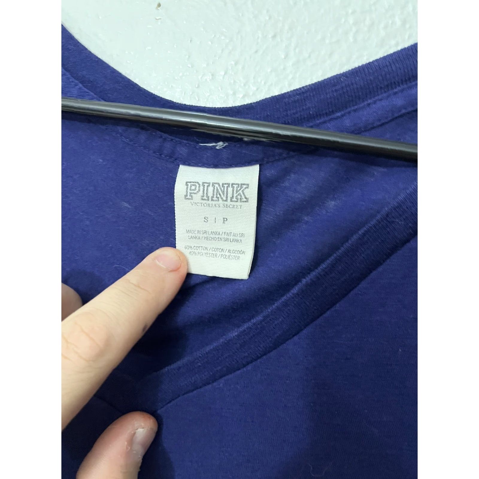 Victoria's Secret Victoria's Secret PINK T-Shirt Women's V-Neck Long Sleeve Blue Small EUC Basic Shirt Size S / US 4 / IT 40 - 2 Thumbnail