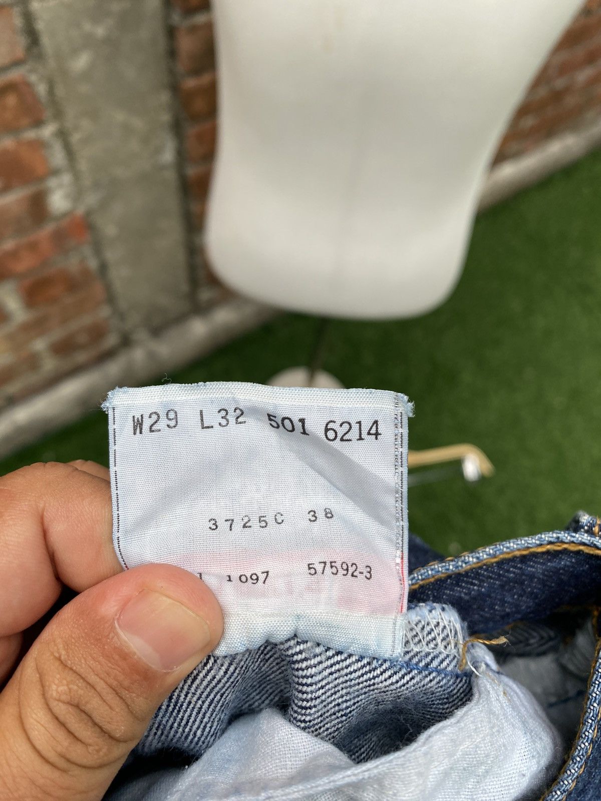 Levi's Vintage Clothing W29x32.5 vintage levi's 501 faded made in USA Size US 29 - 8 Thumbnail