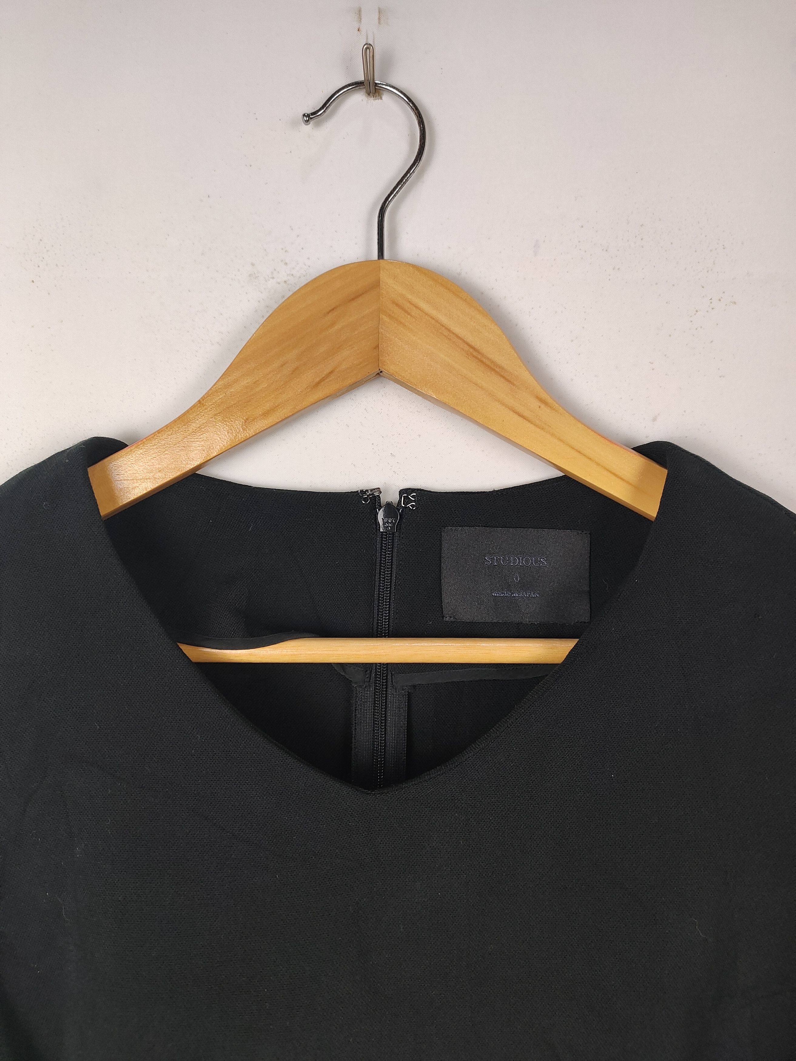 STUDIOUS STUDIOUS peplum top with three-quarter sleeves and V-neck. Size S / US 4 / IT 40 - 2 Thumbnail