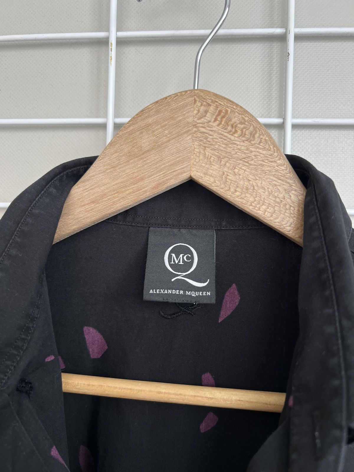 Alexander McQueen Alexander McQueen Swallow Bard Button Shirt Size IT46 or S Size US S / EU 44-46 / 1 - 10 Thumbnail