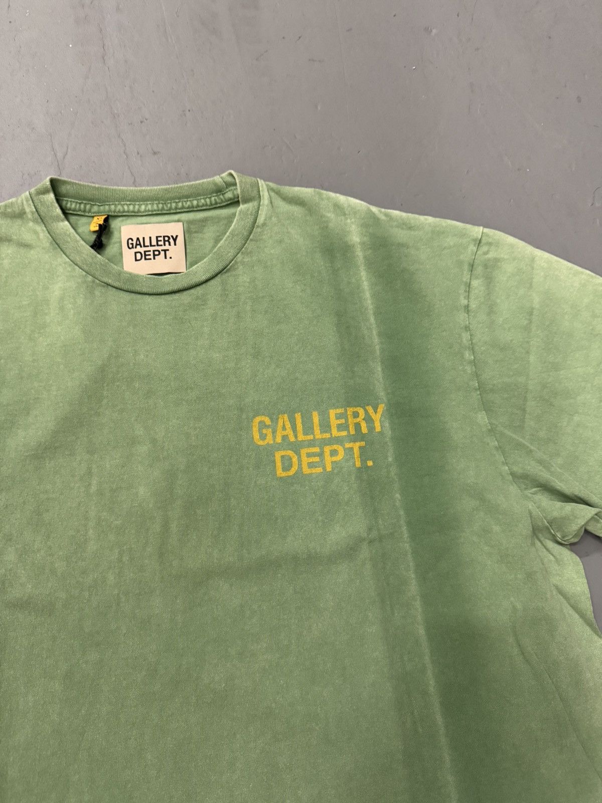 Gallery Dept. Gallery Dept Vintage Logo Jelly Green Tee Size US XL / EU 56 / 4 - 2 Thumbnail