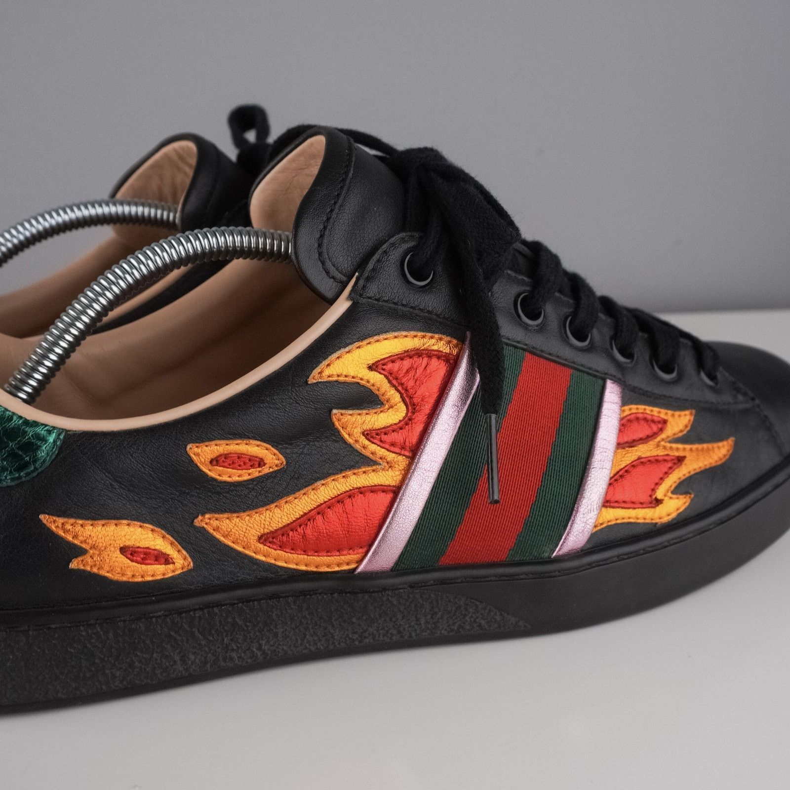 Gucci Gucci ace flame logo black leather sneakers Size US 6 / EU 39 - 6 Thumbnail