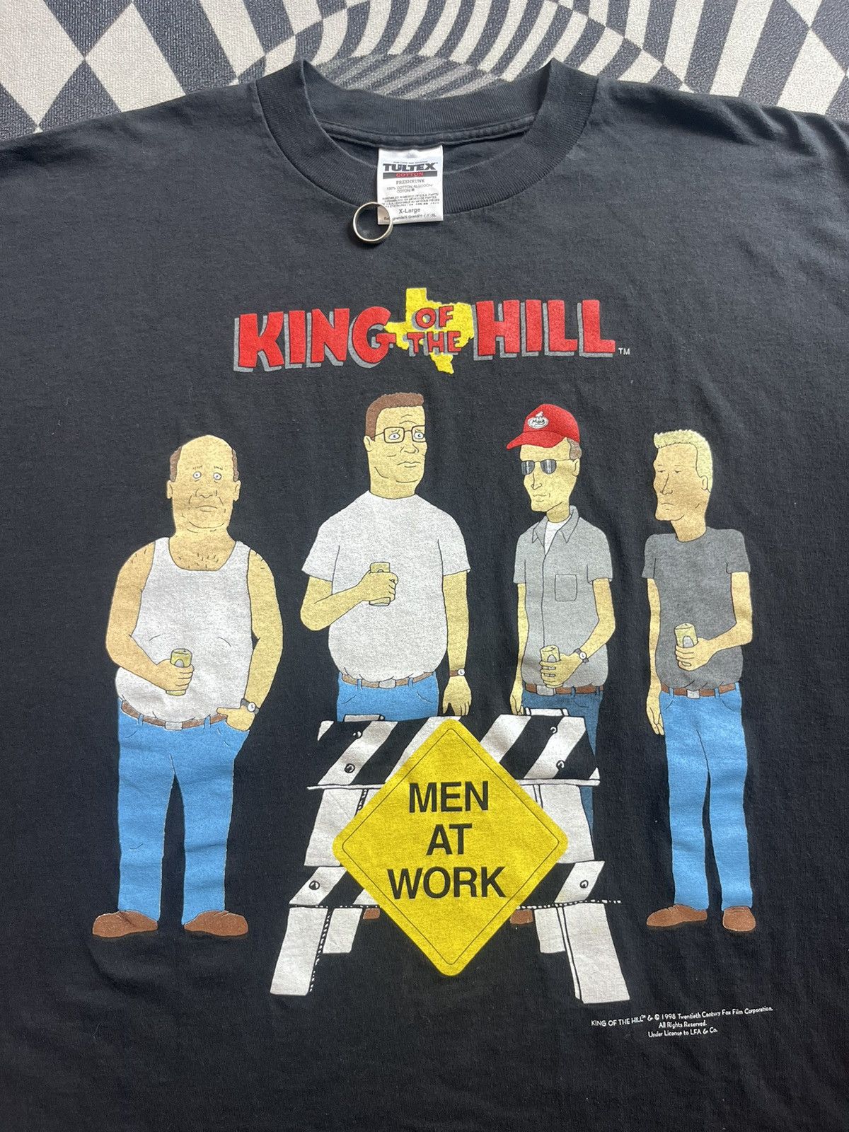 Arts & Science Vntage KING OF THE HILL Men at Work 1998’s Tshirt Size US XL / EU 56 / 4 - 5 Thumbnail