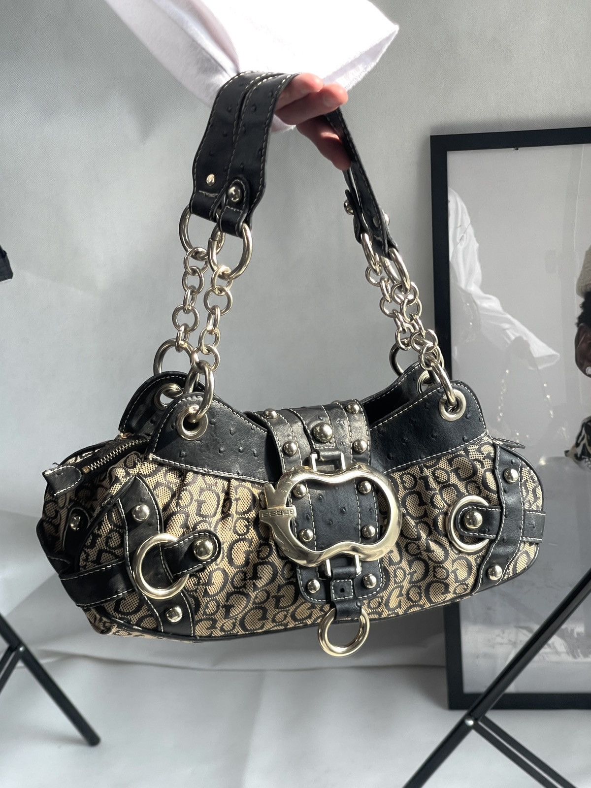 Guess Guess vintage buckle logo bag Monogram mini 00s Y2k Handbag Size ONE SIZE - 1 Thumbnail