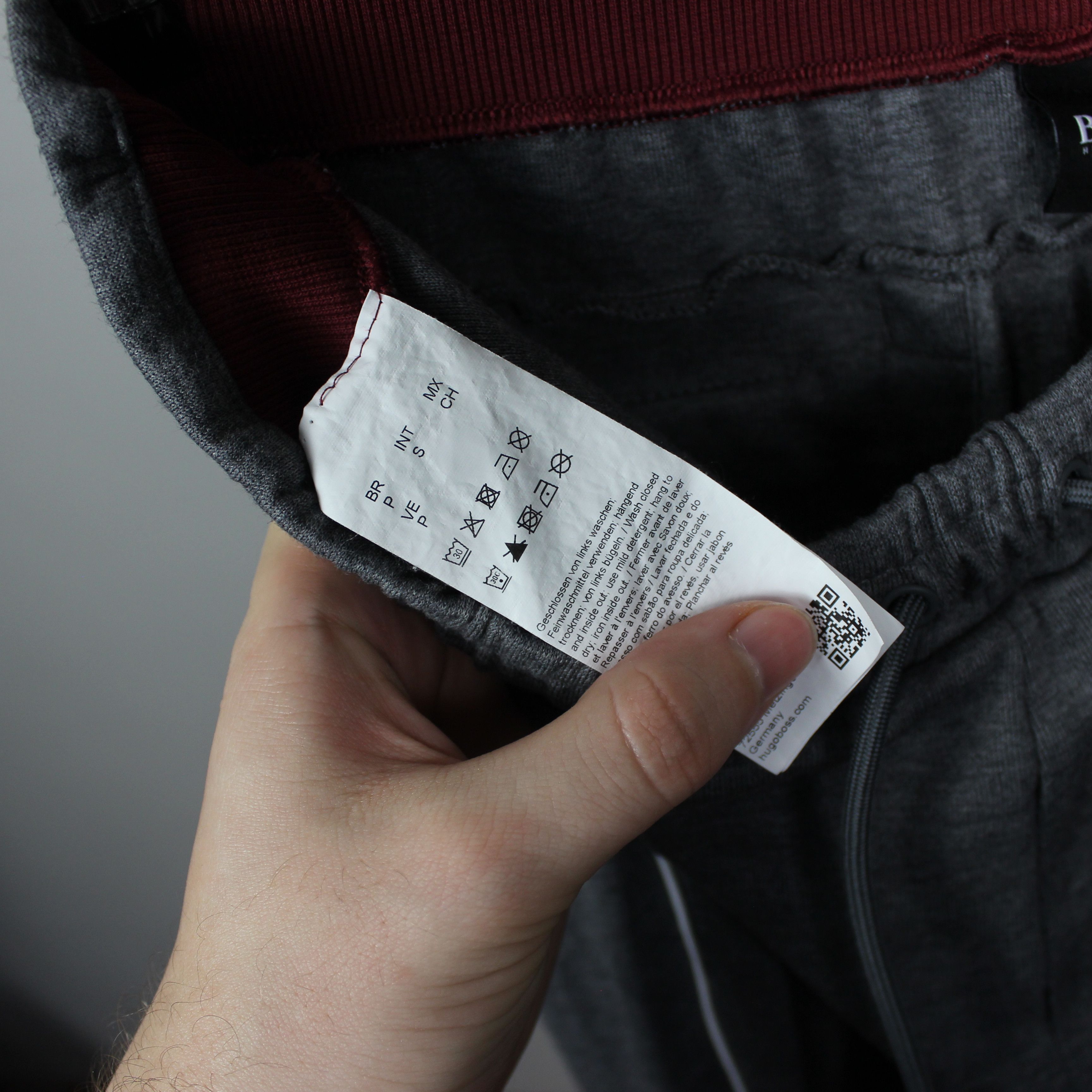 Hugo Boss jogger sweatpants S men gray